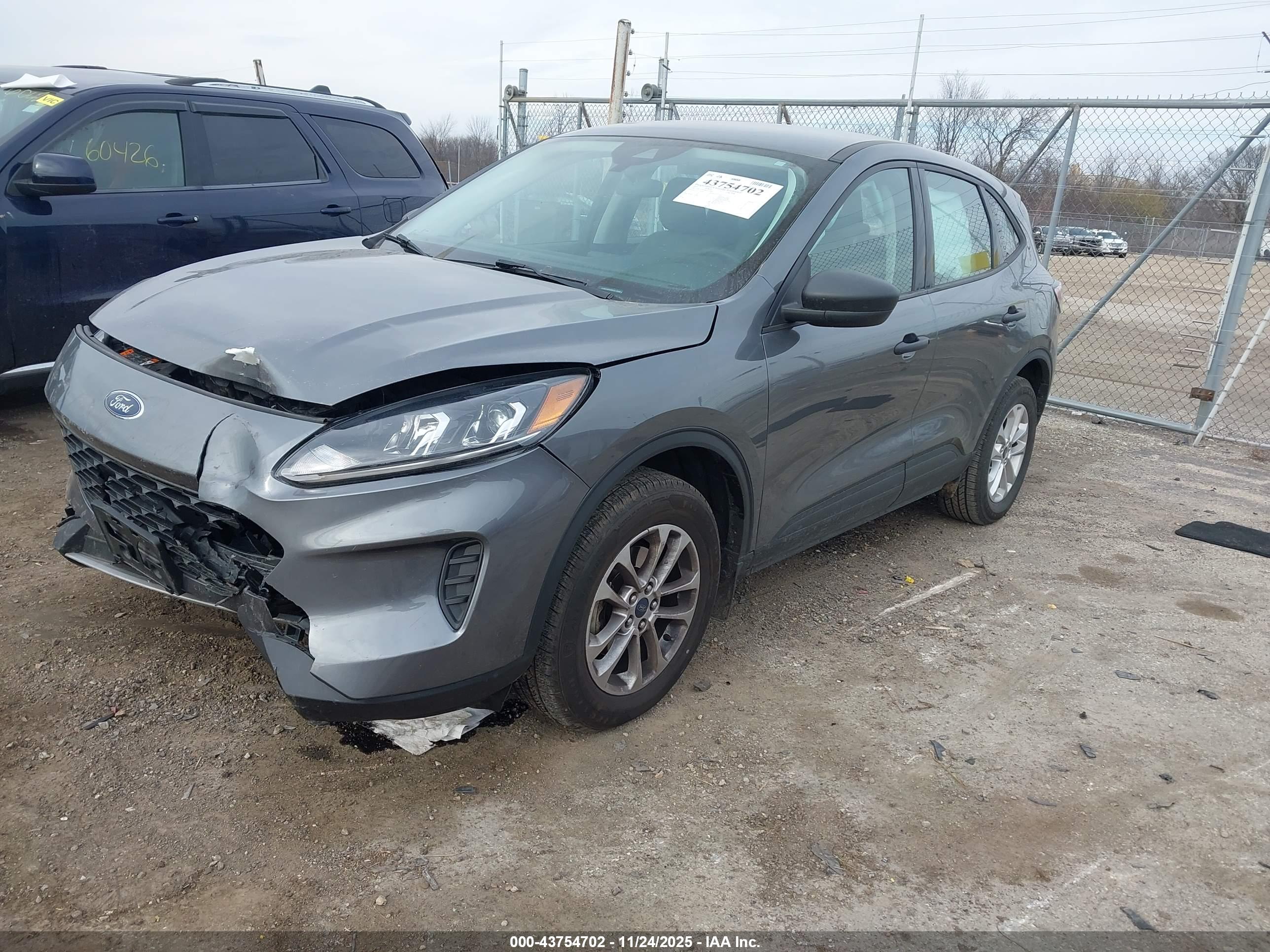 FORD ESCAPE image 2