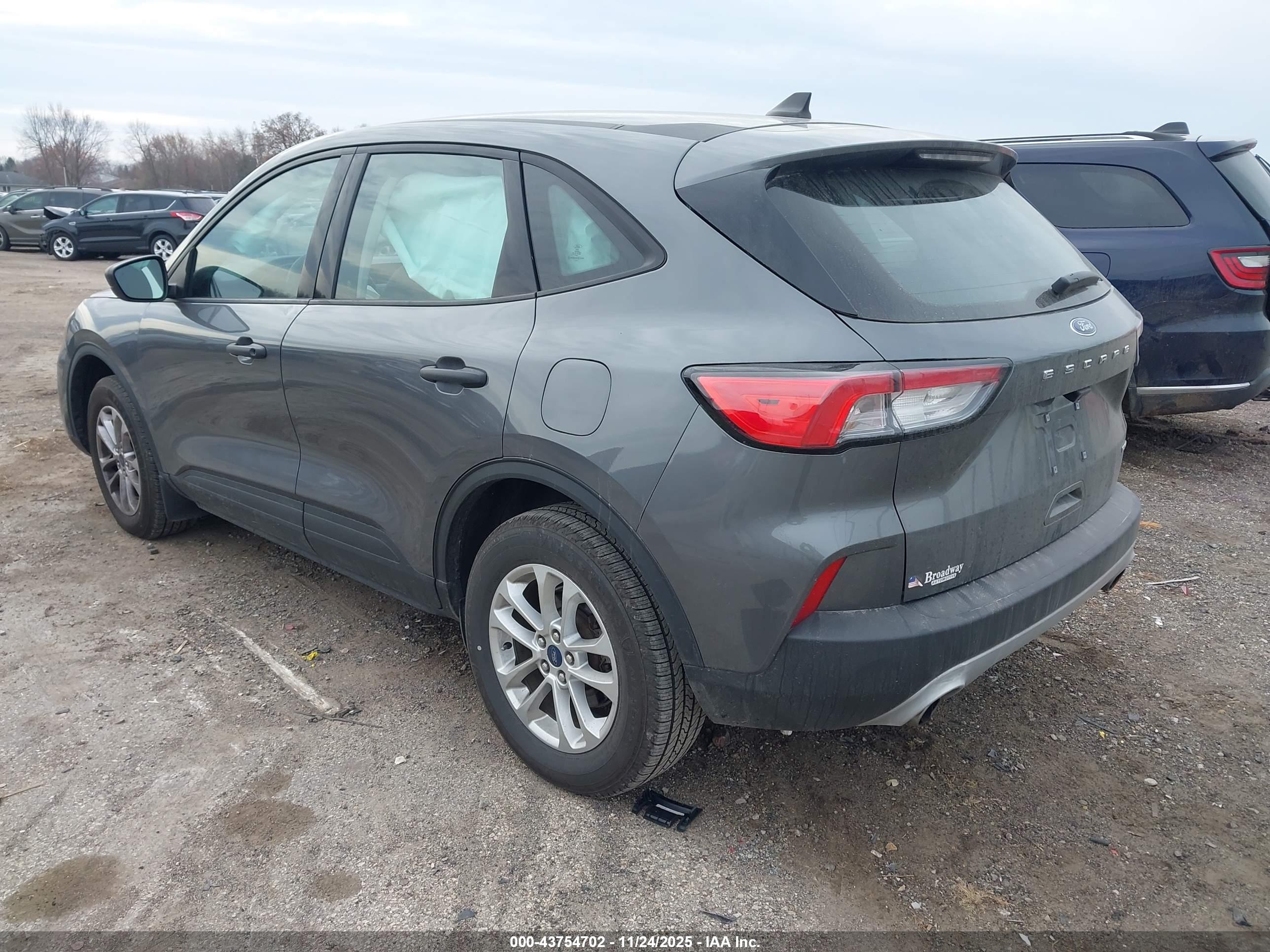 FORD ESCAPE image 3