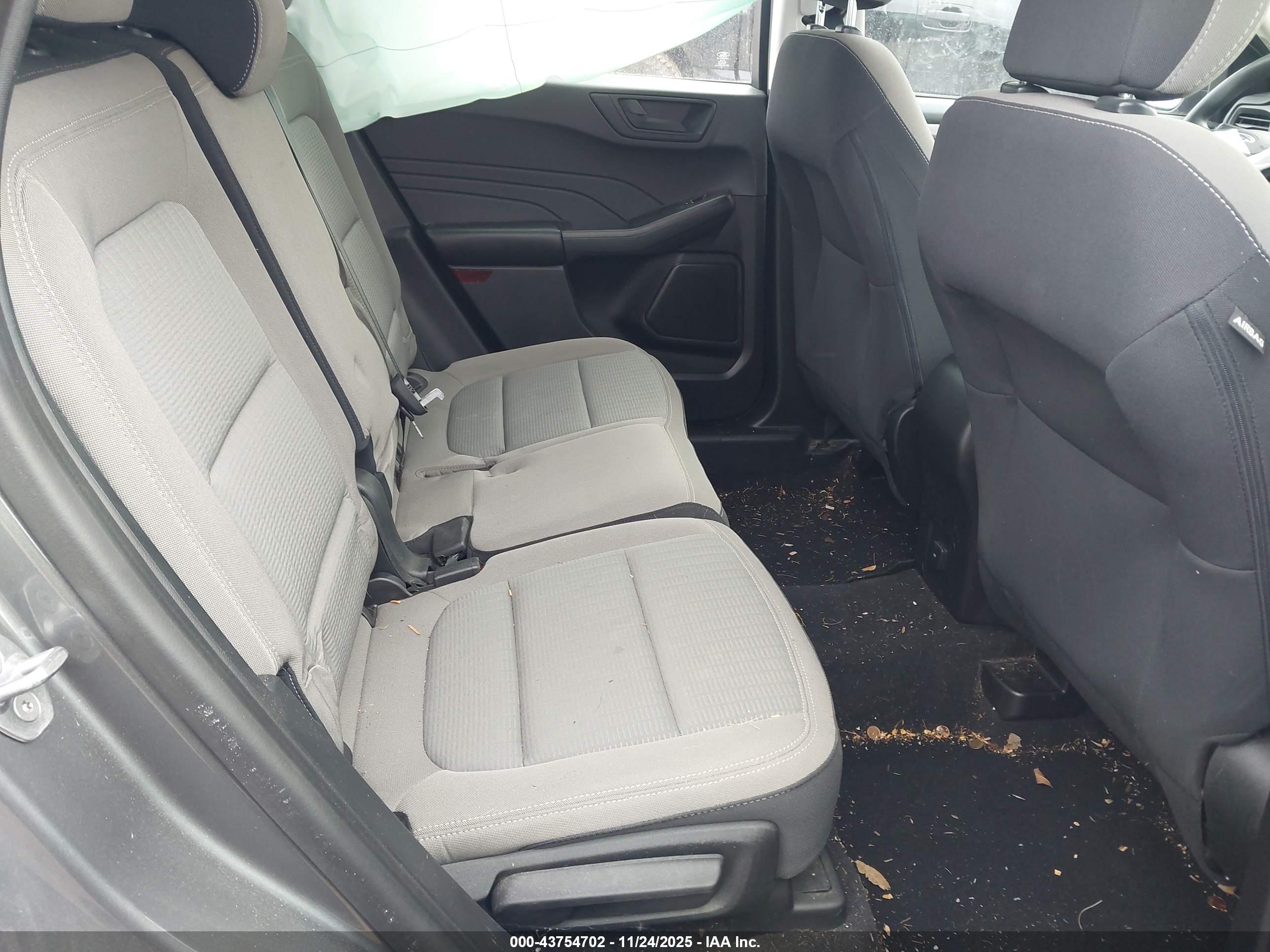 FORD ESCAPE image 8