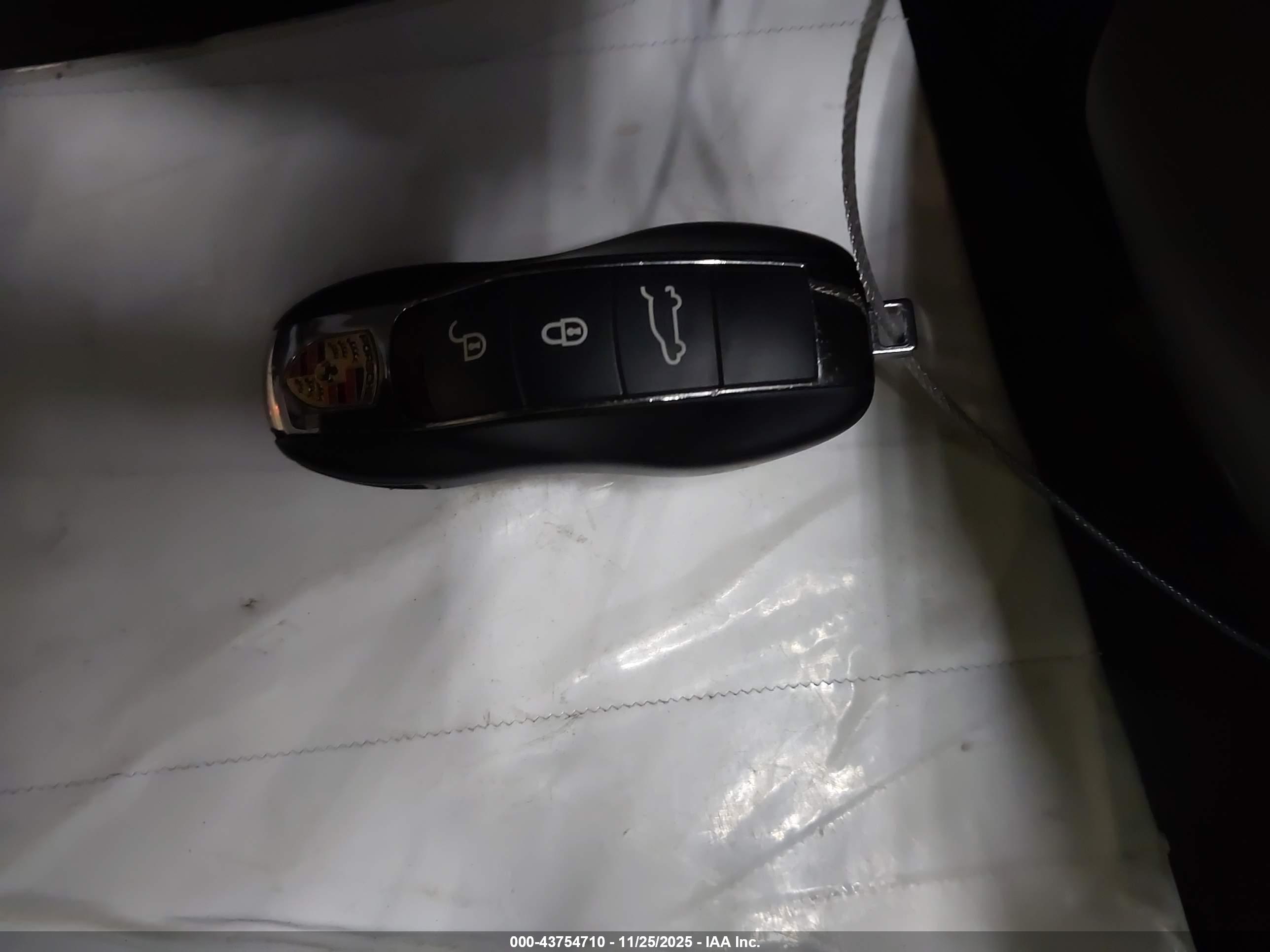 PORSCHE CAYENNE image 11