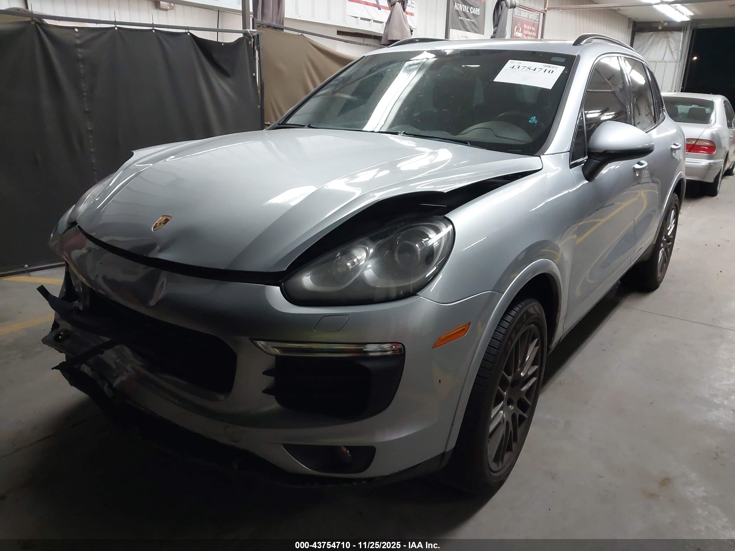 PORSCHE CAYENNE image 2