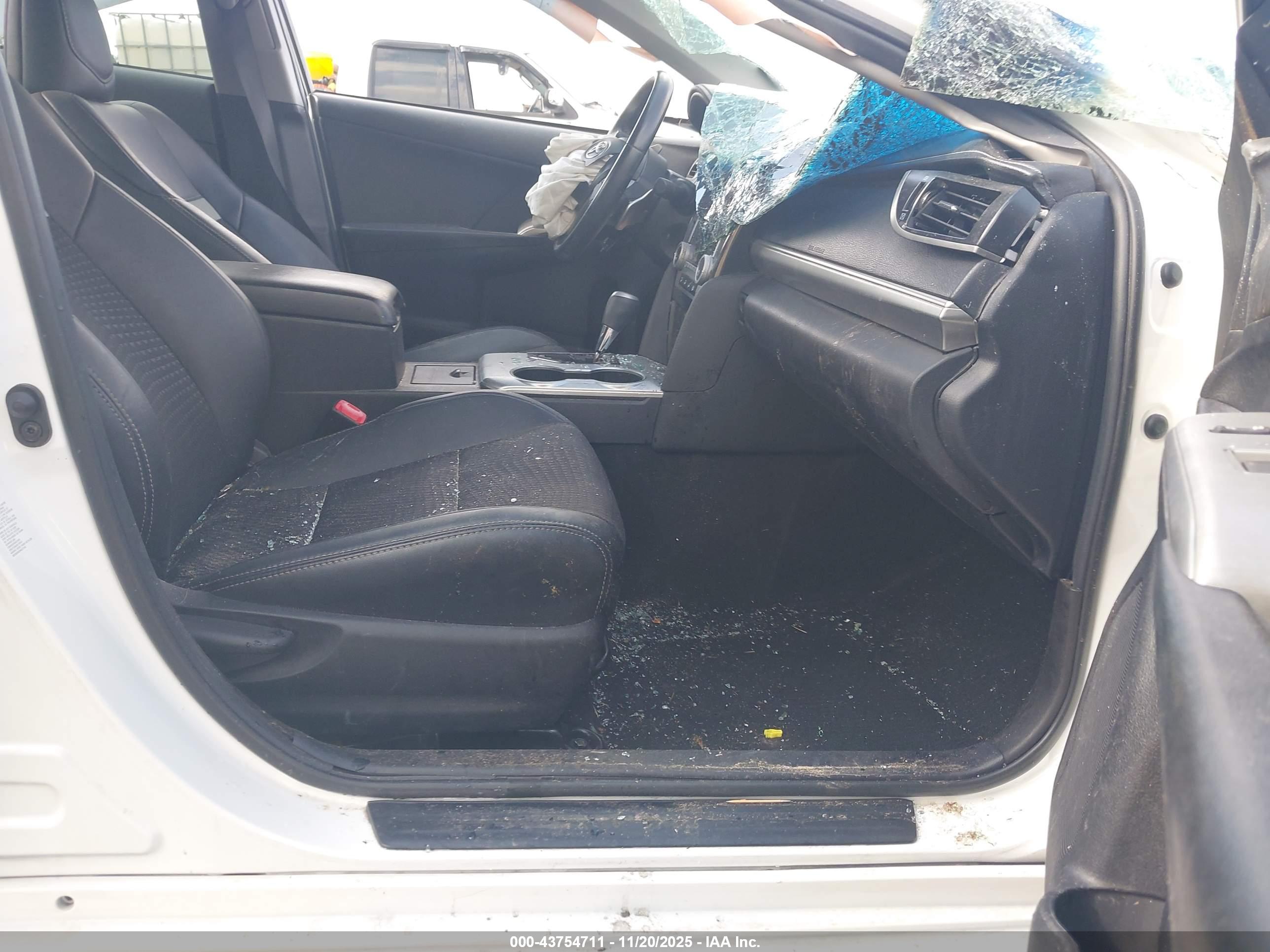 TOYOTA CAMRY image 5