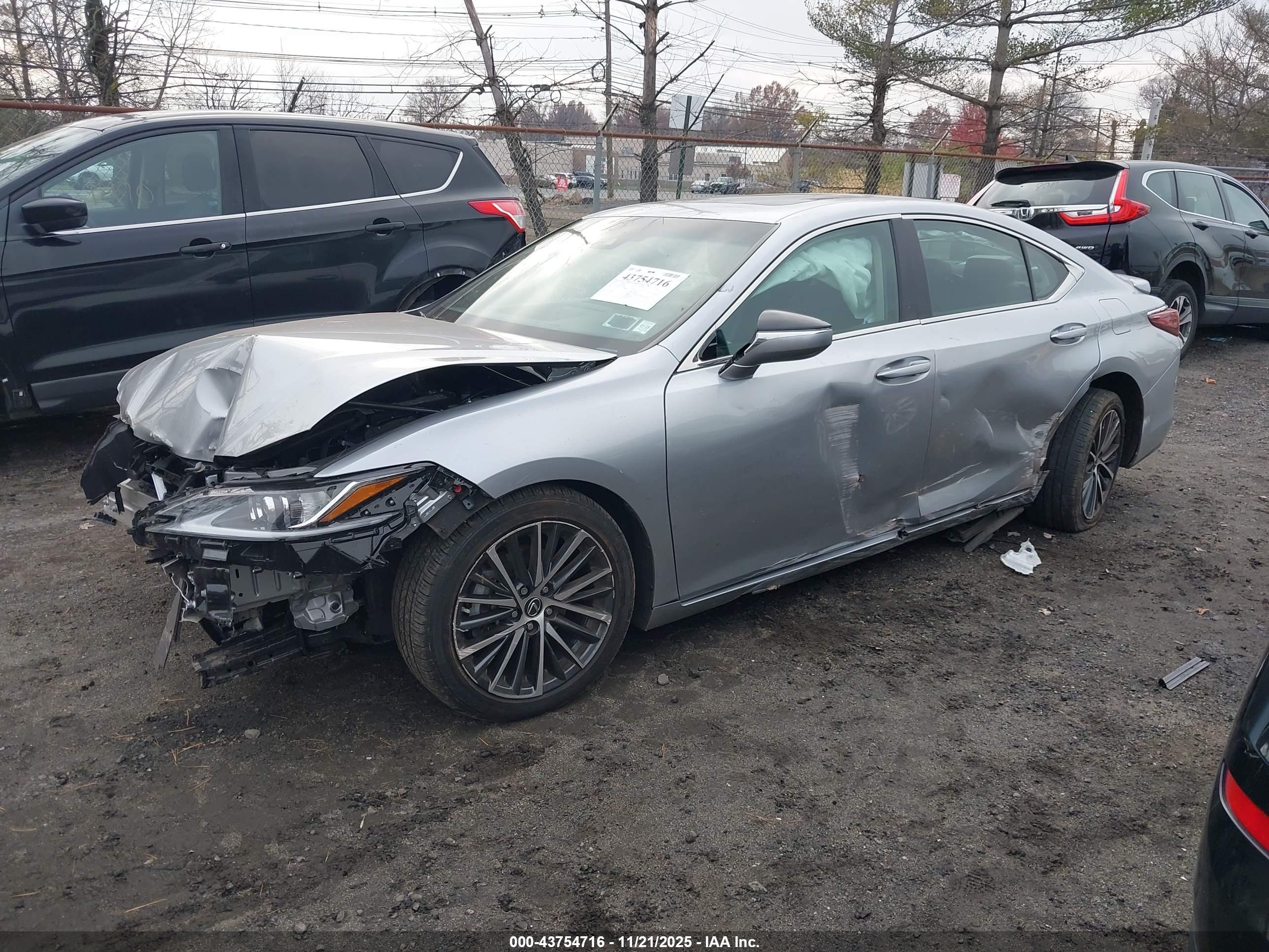 LEXUS ES image 2