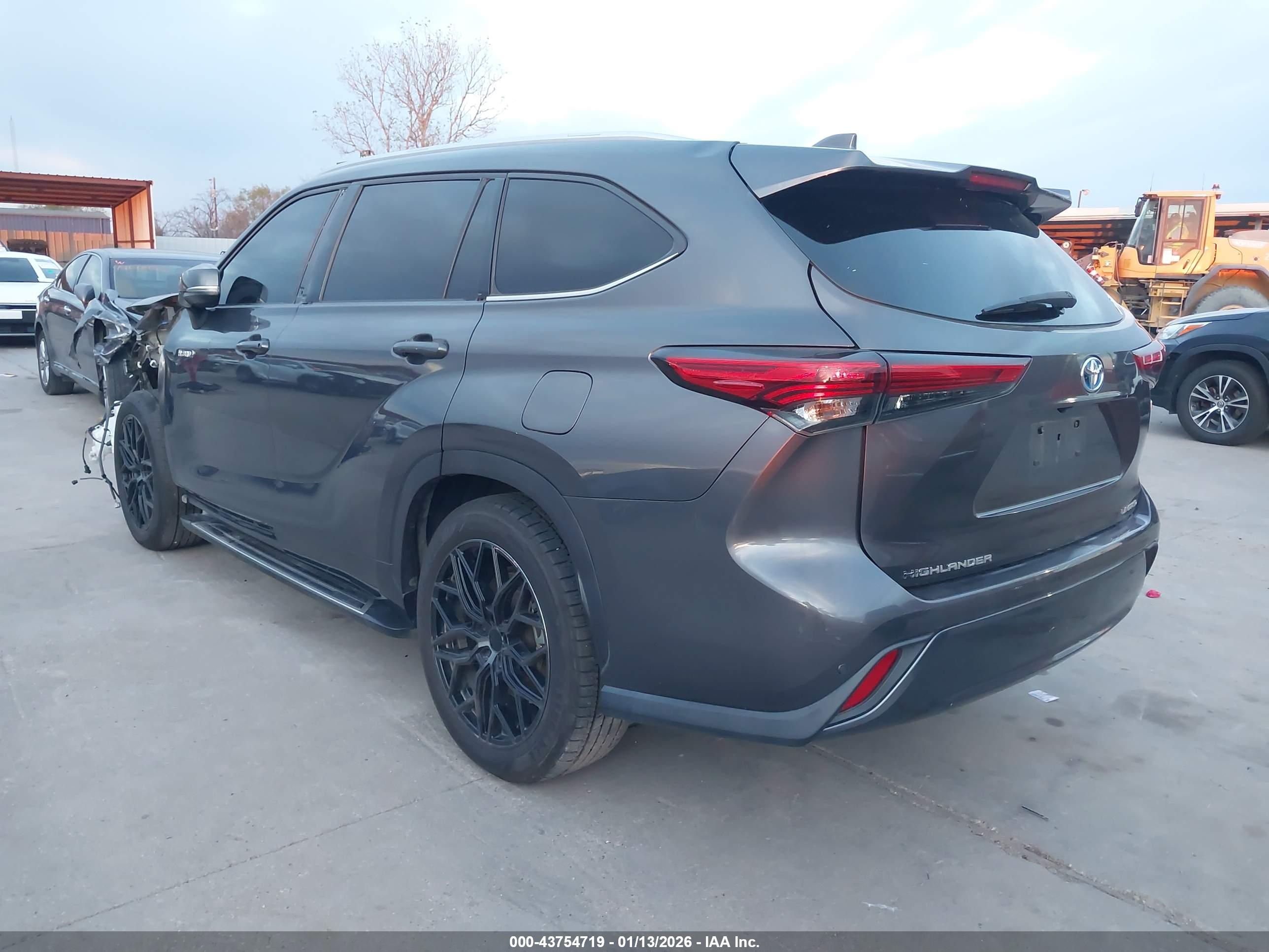 TOYOTA HIGHLANDER image 3