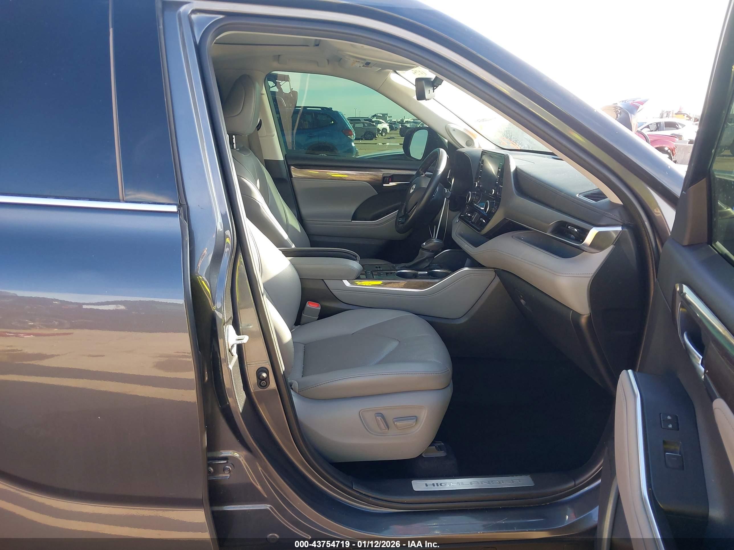 TOYOTA HIGHLANDER image 5