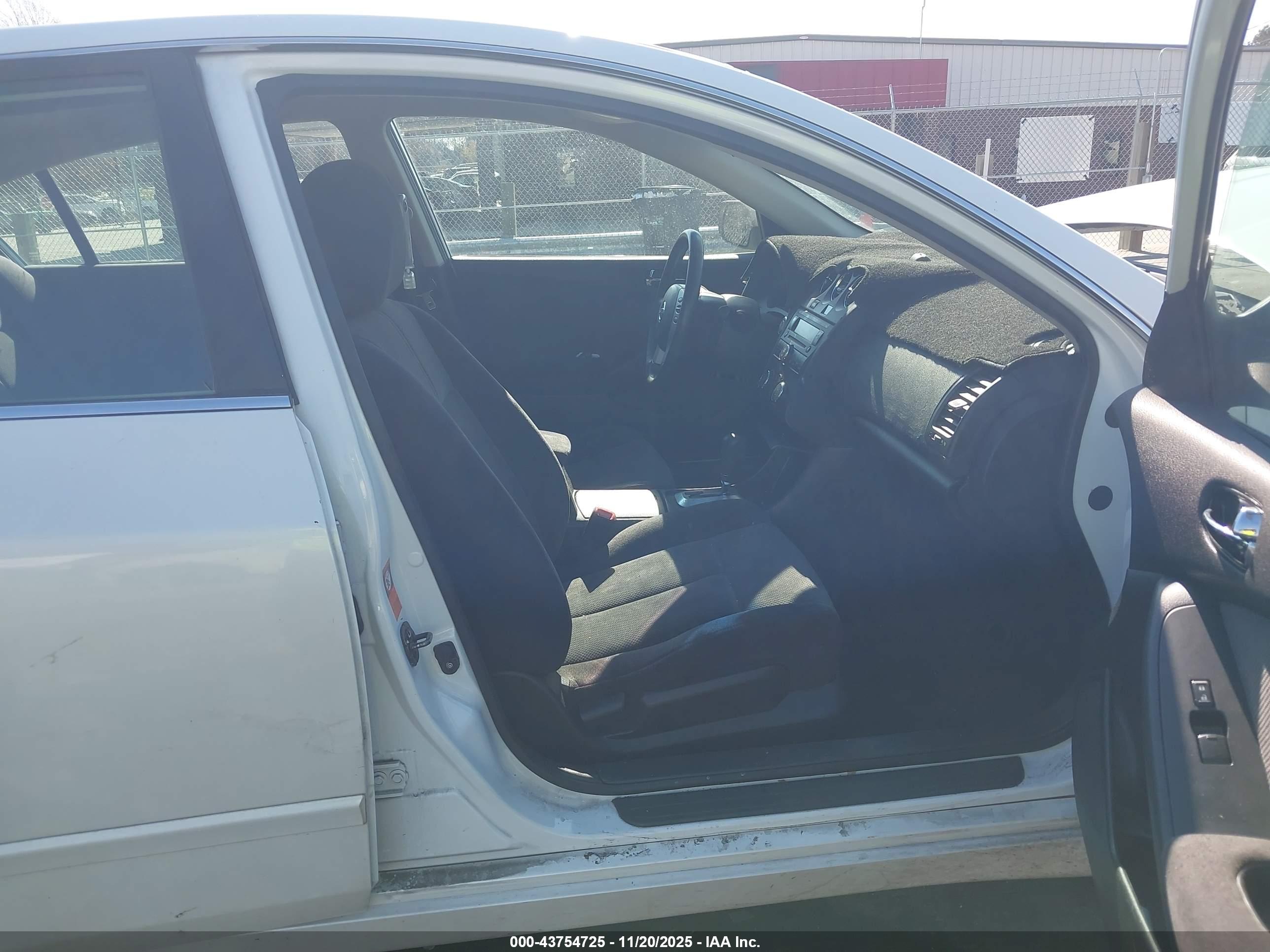 NISSAN ALTIMA image 5