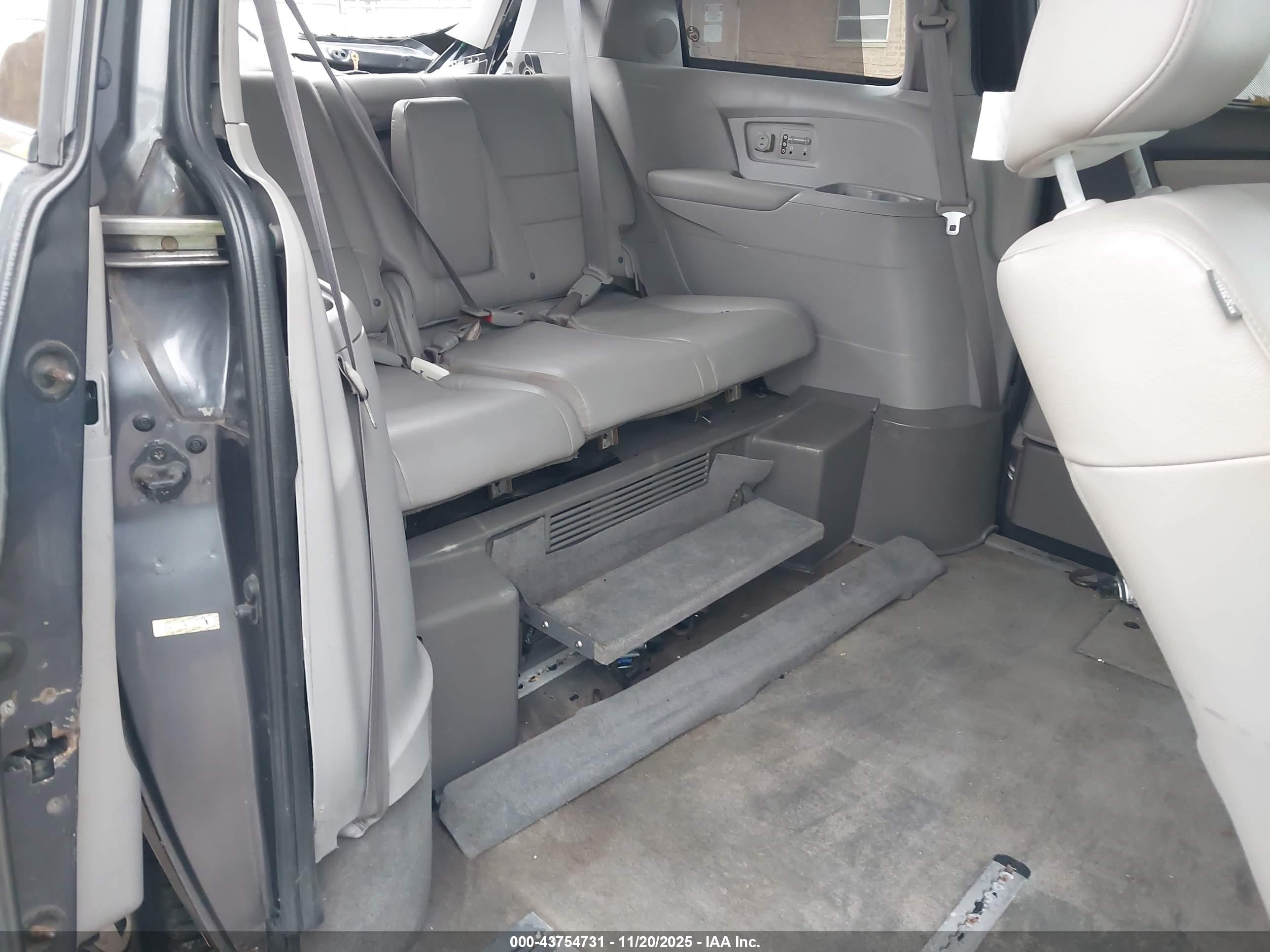HONDA ODYSSEY image 8