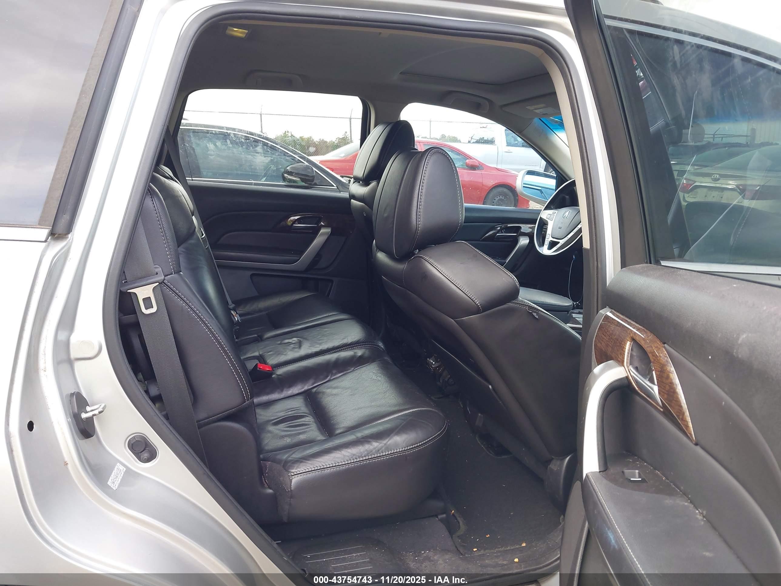 ACURA MDX image 8