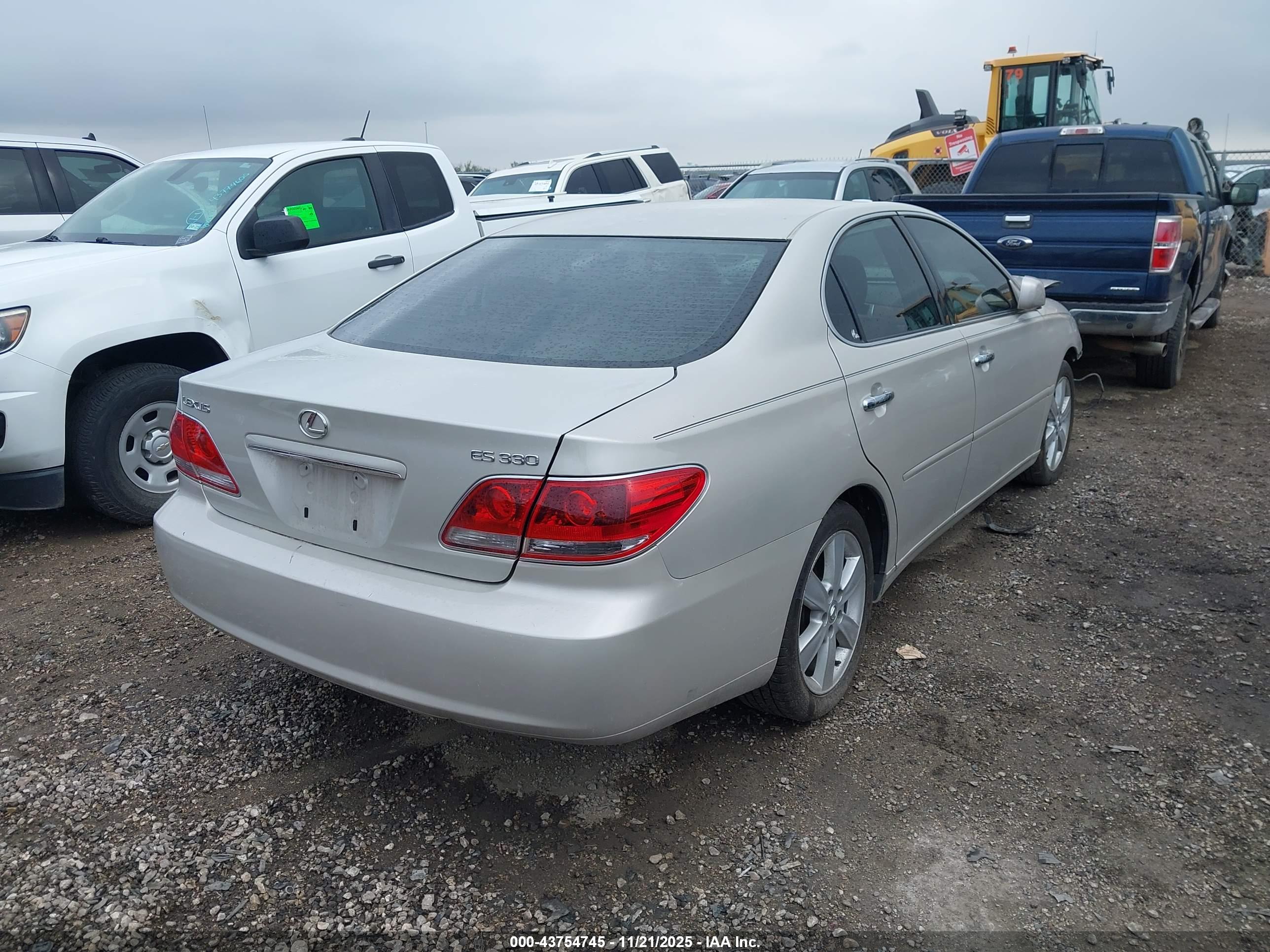 LEXUS ES image 4