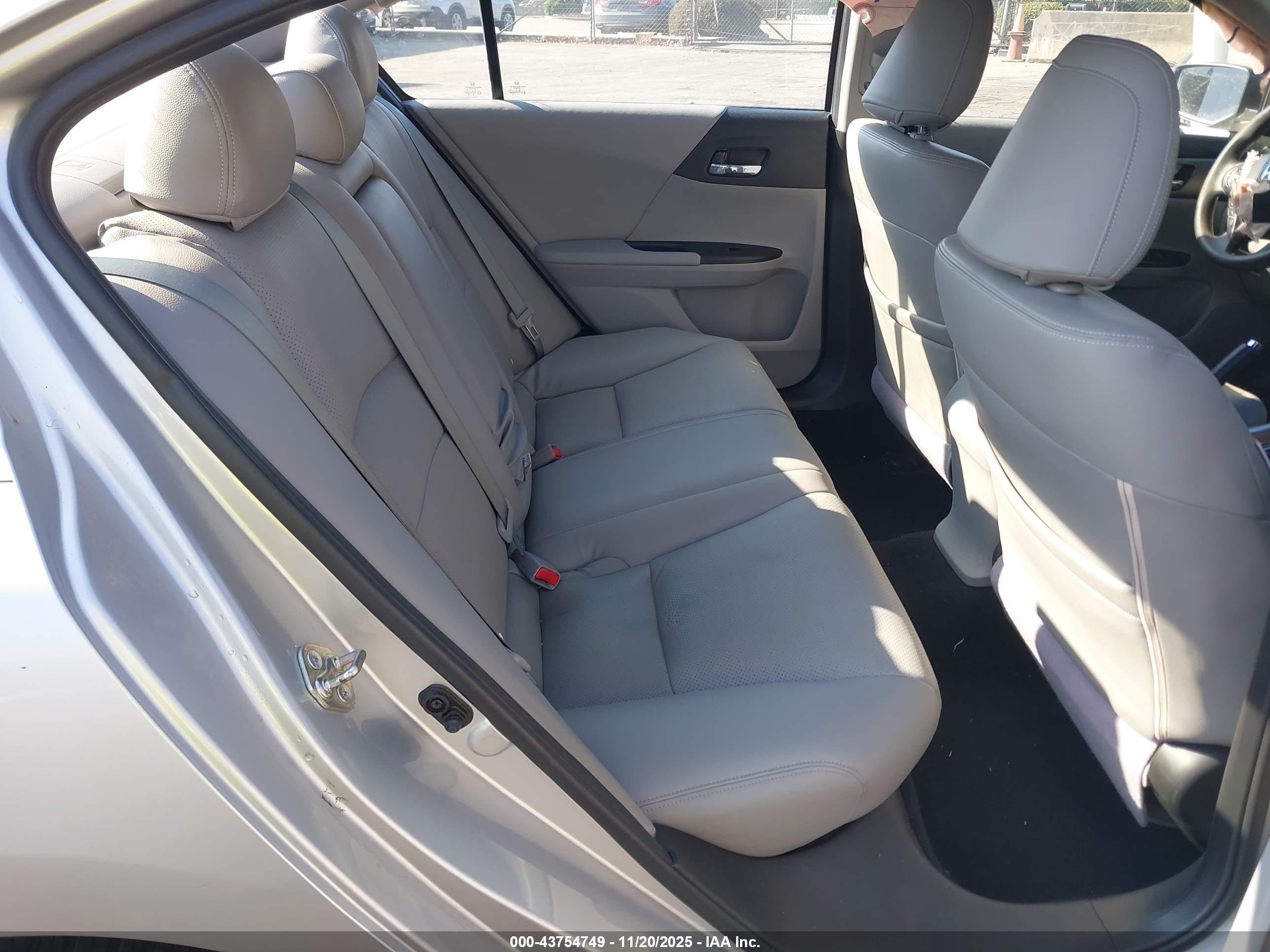 HONDA ACCORD image 8