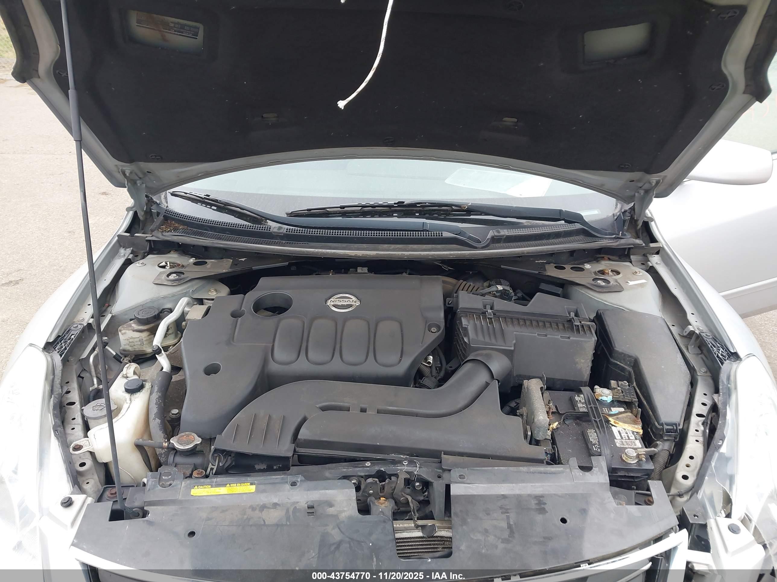 NISSAN ALTIMA image 10