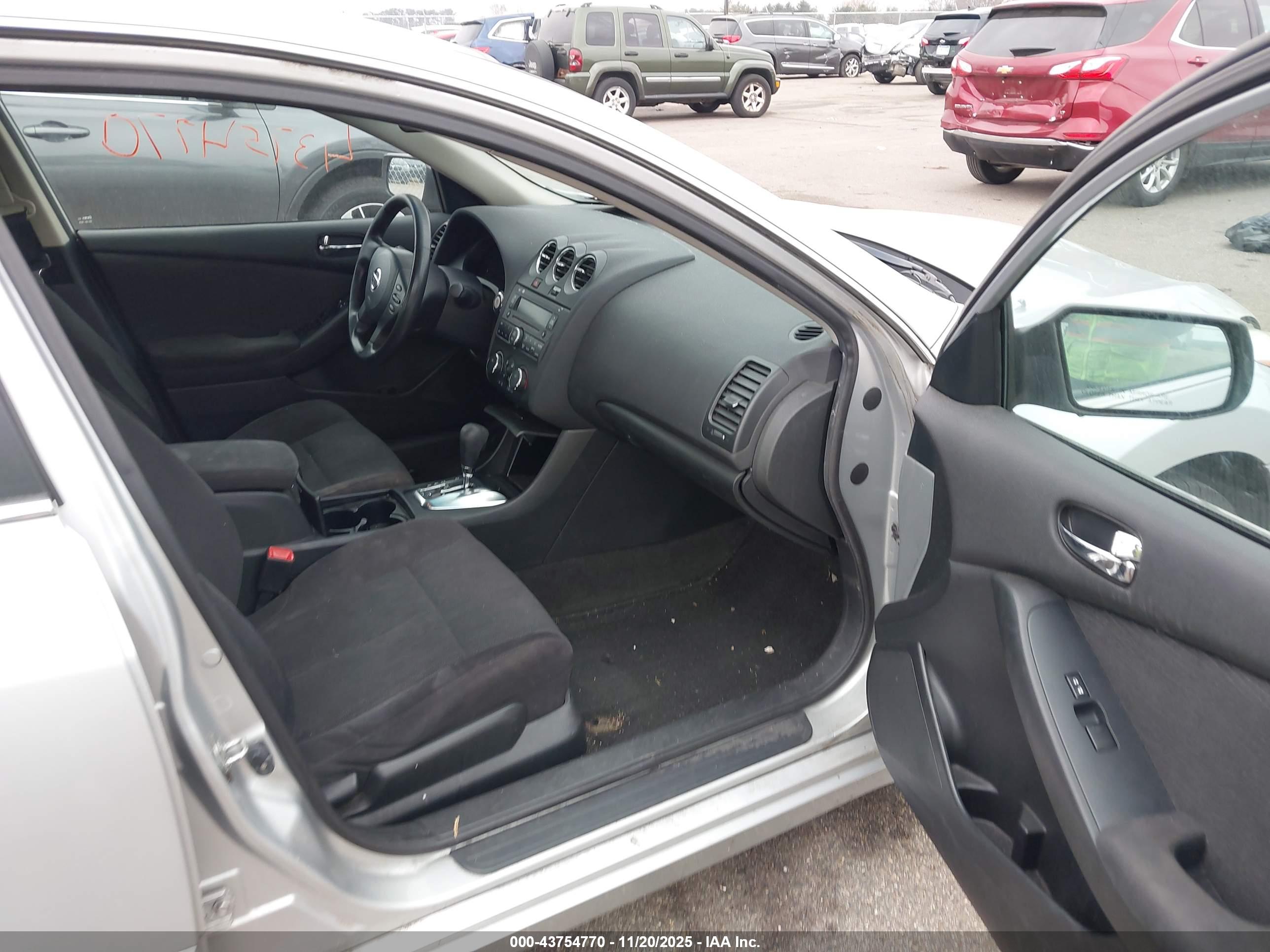 NISSAN ALTIMA image 5