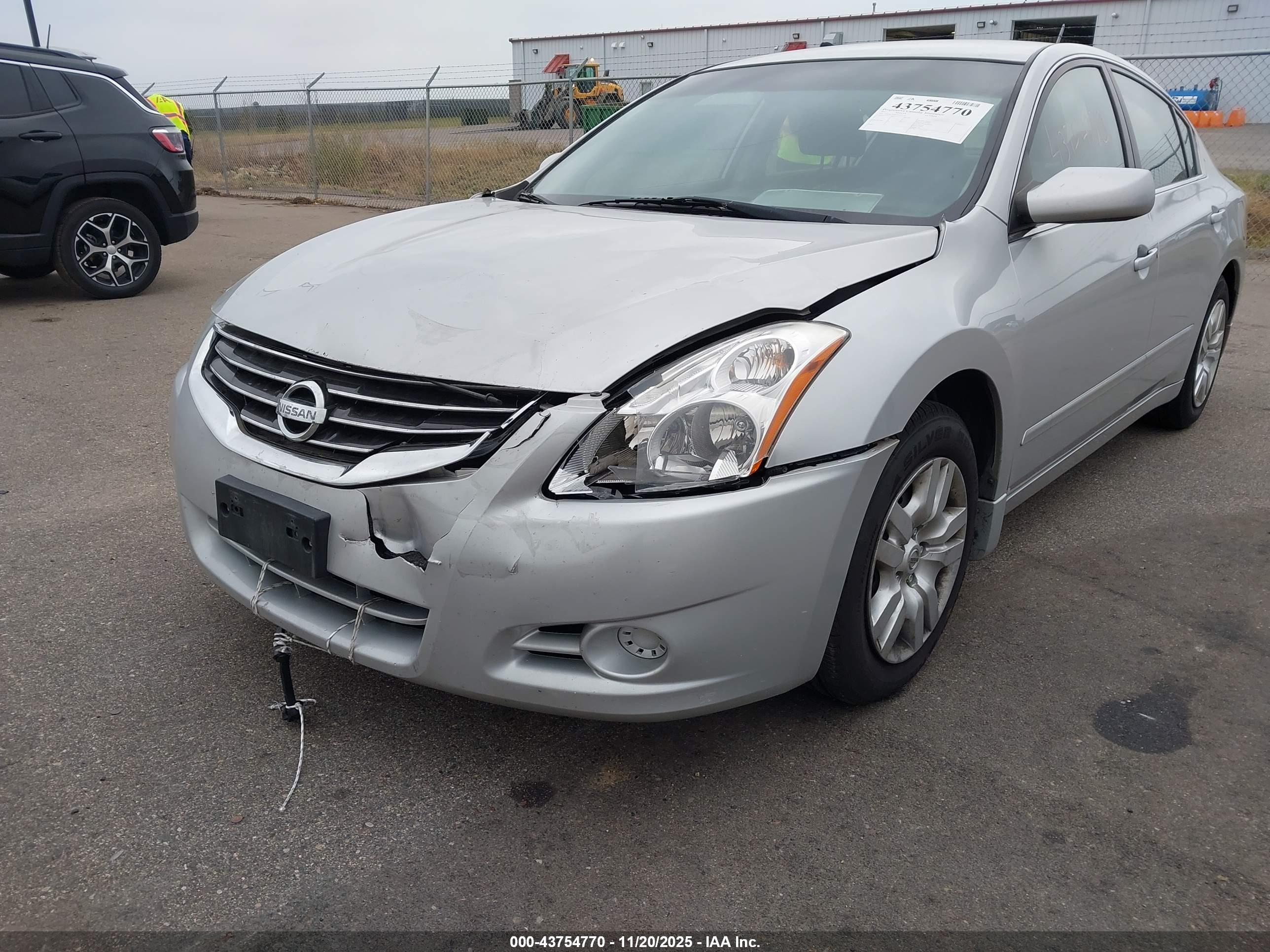 NISSAN ALTIMA image 6