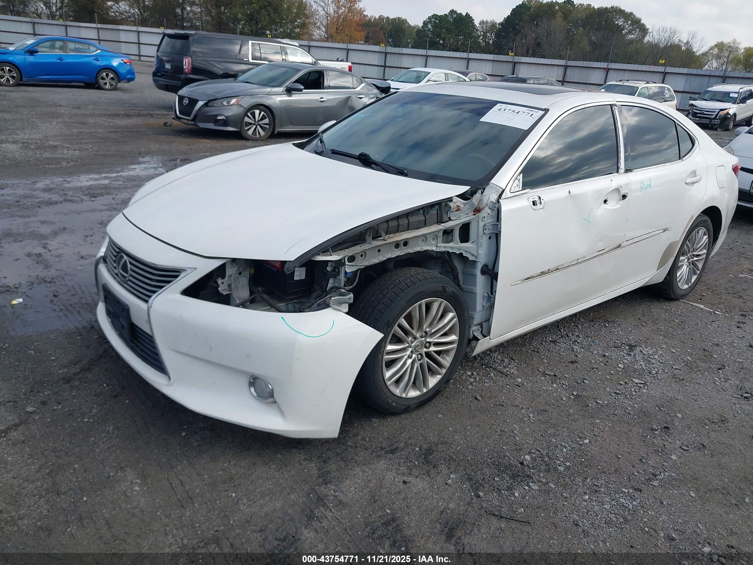 LEXUS ES image 2