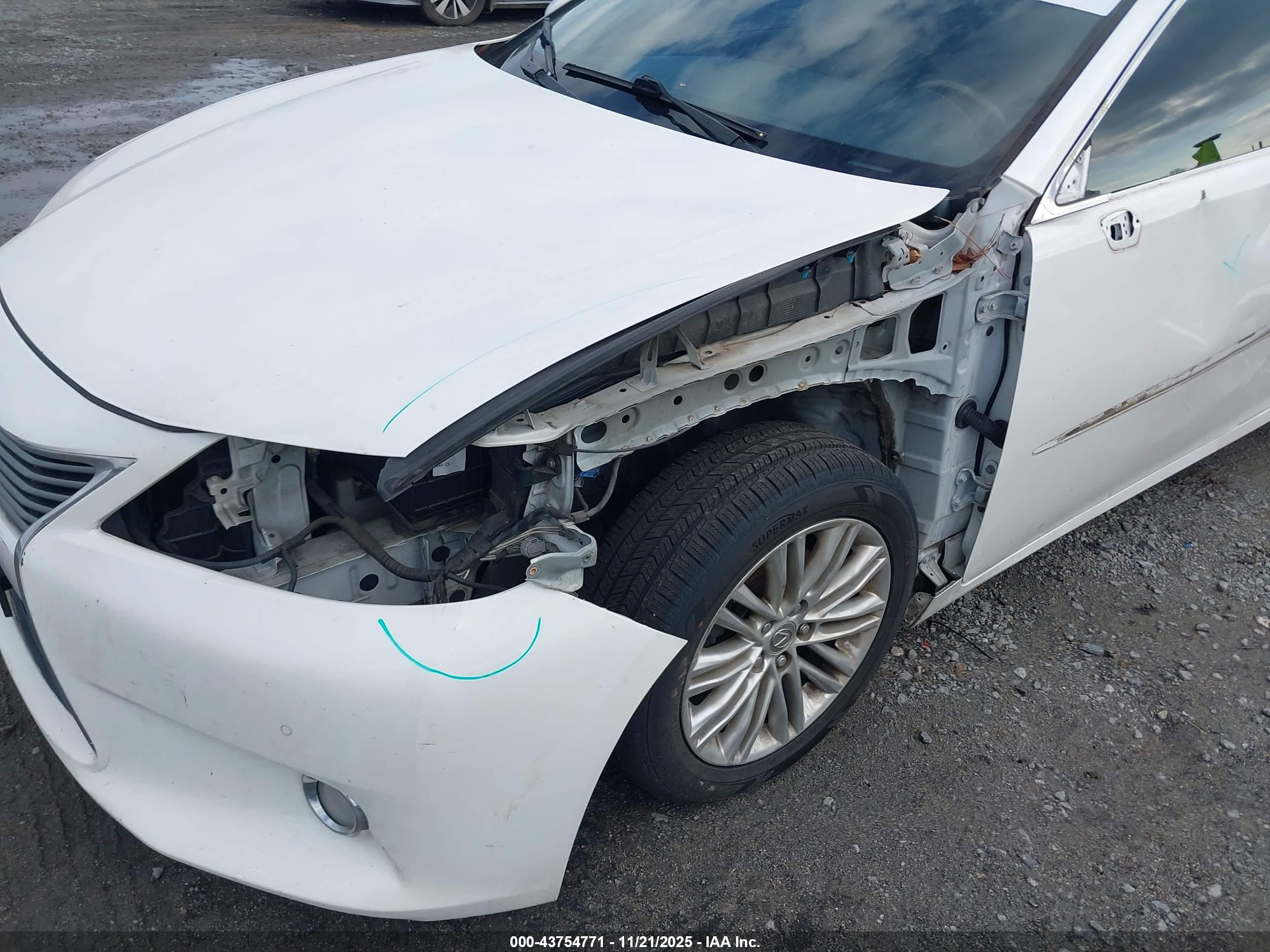 LEXUS ES image 6