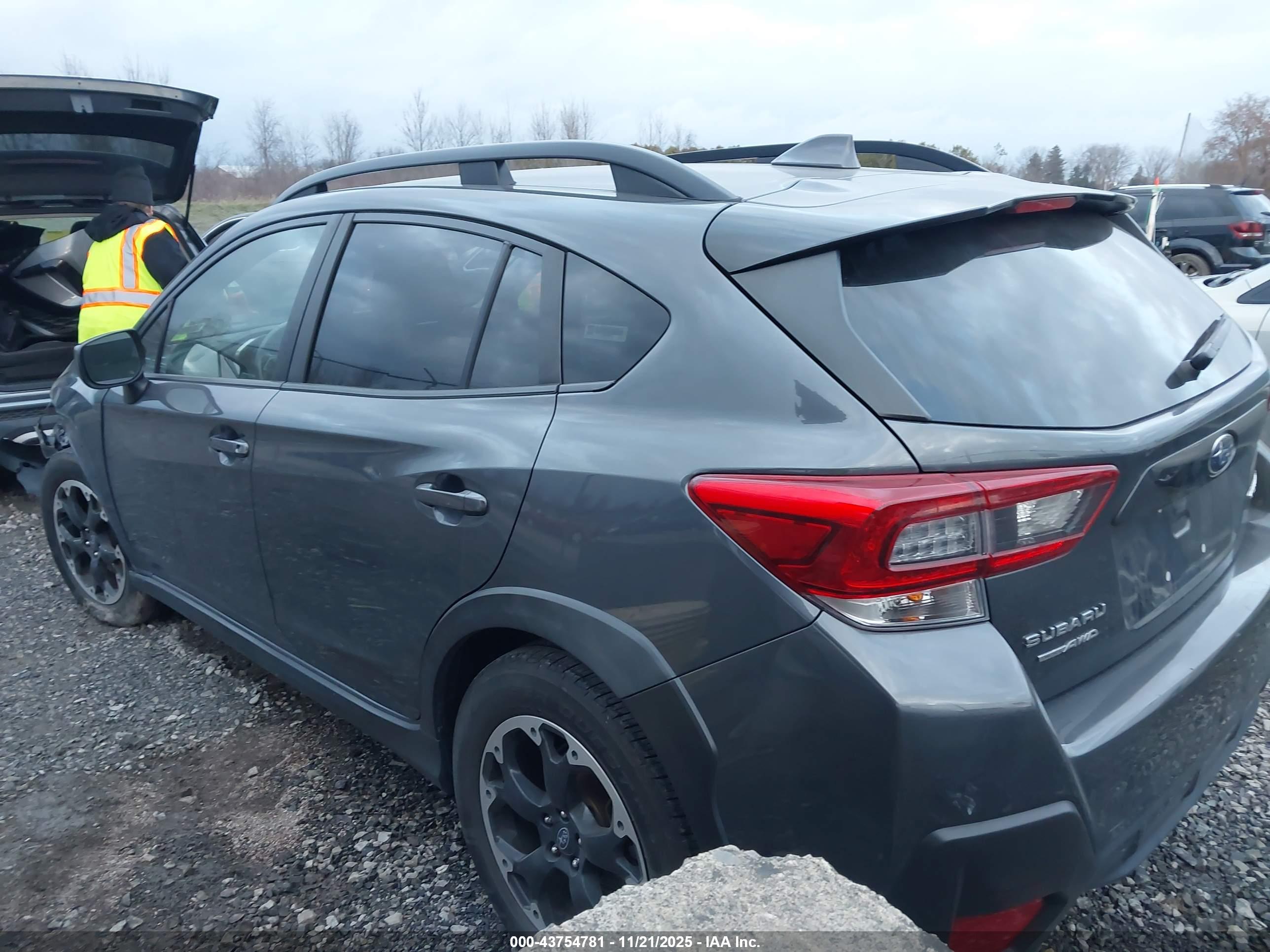 SUBARU CROSSTREK image 3