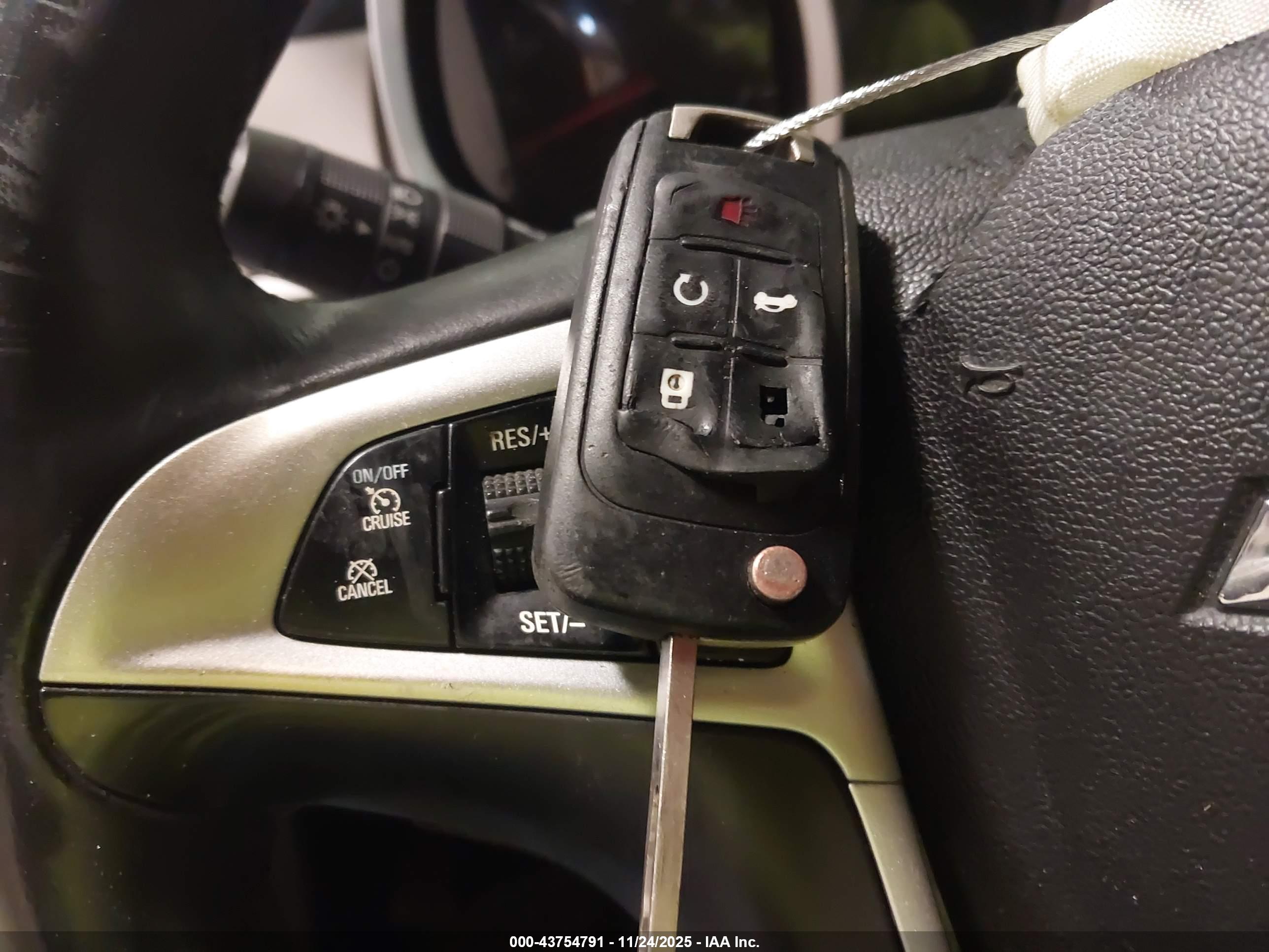 CHEVROLET EQUINOX image 11