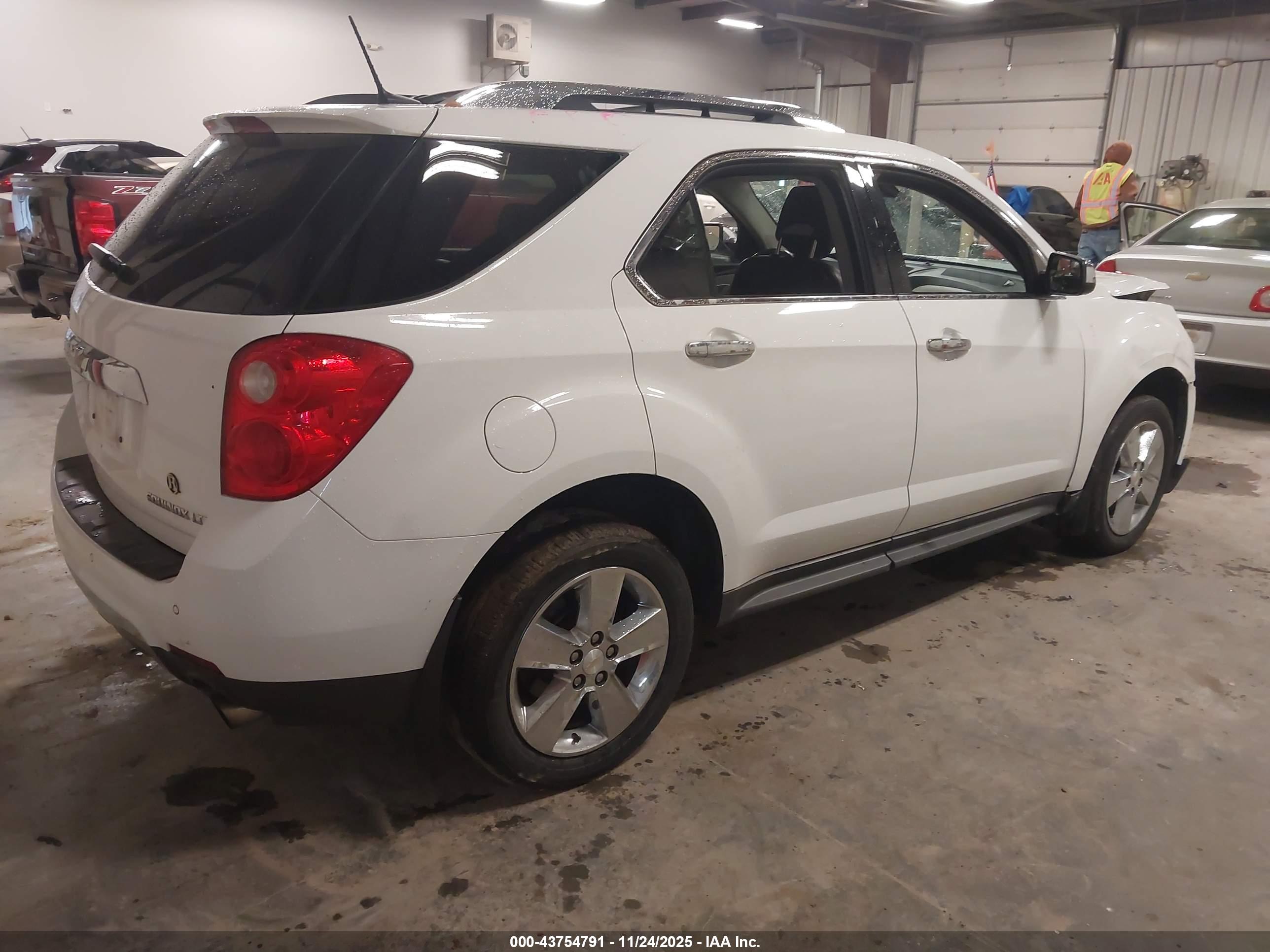 CHEVROLET EQUINOX image 4