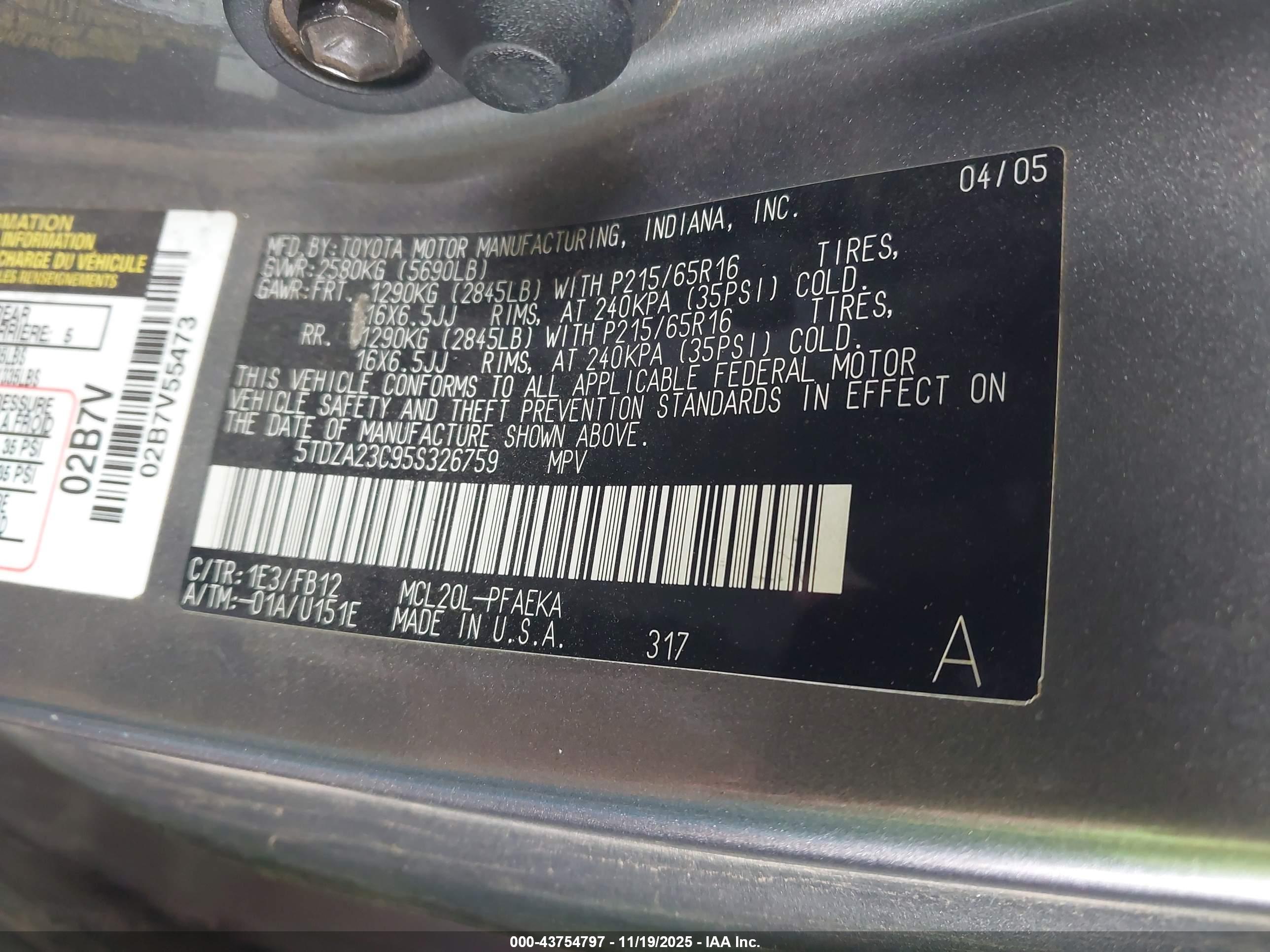 TOYOTA SIENNA image 9