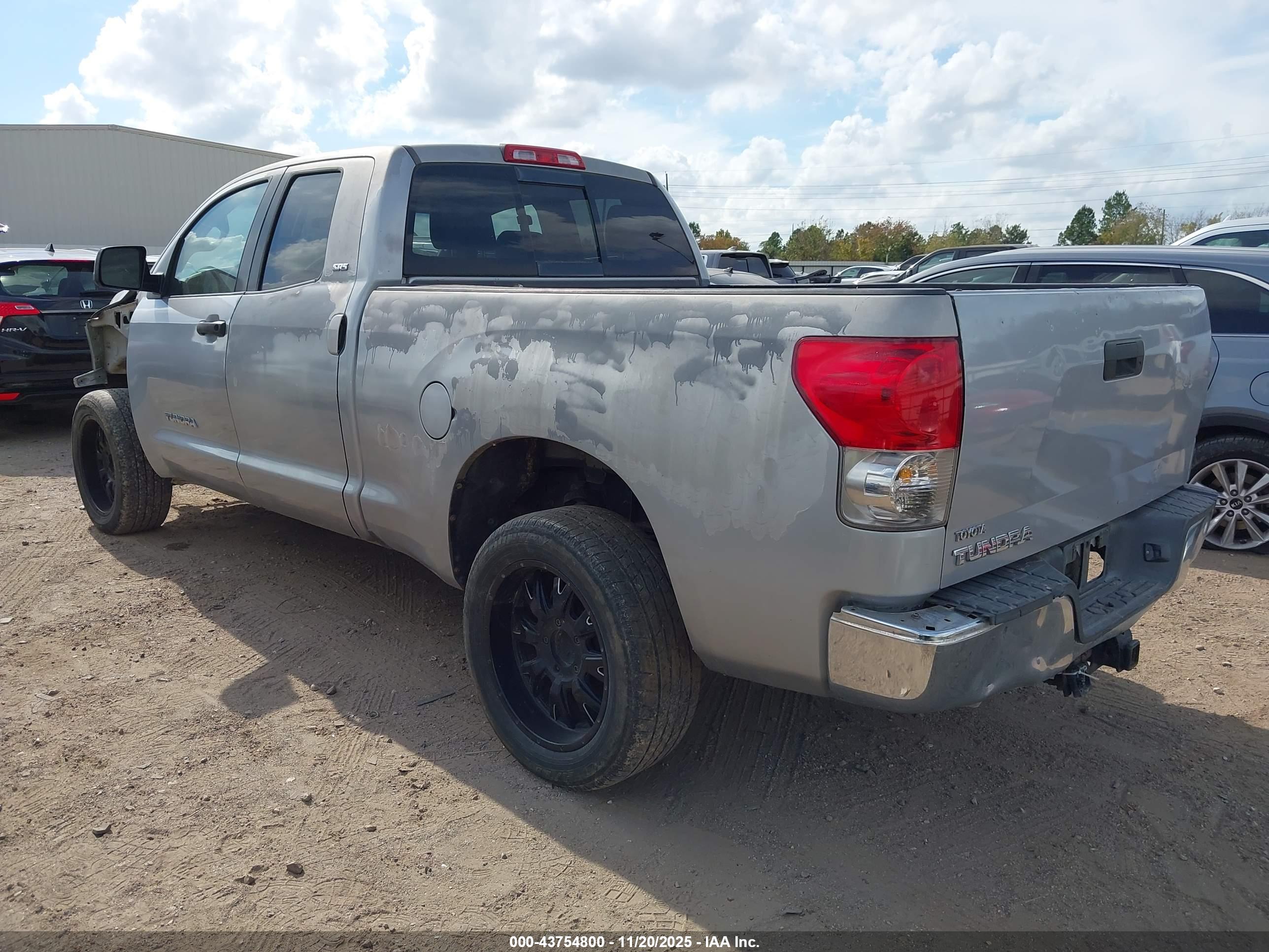 TOYOTA TUNDRA image 3