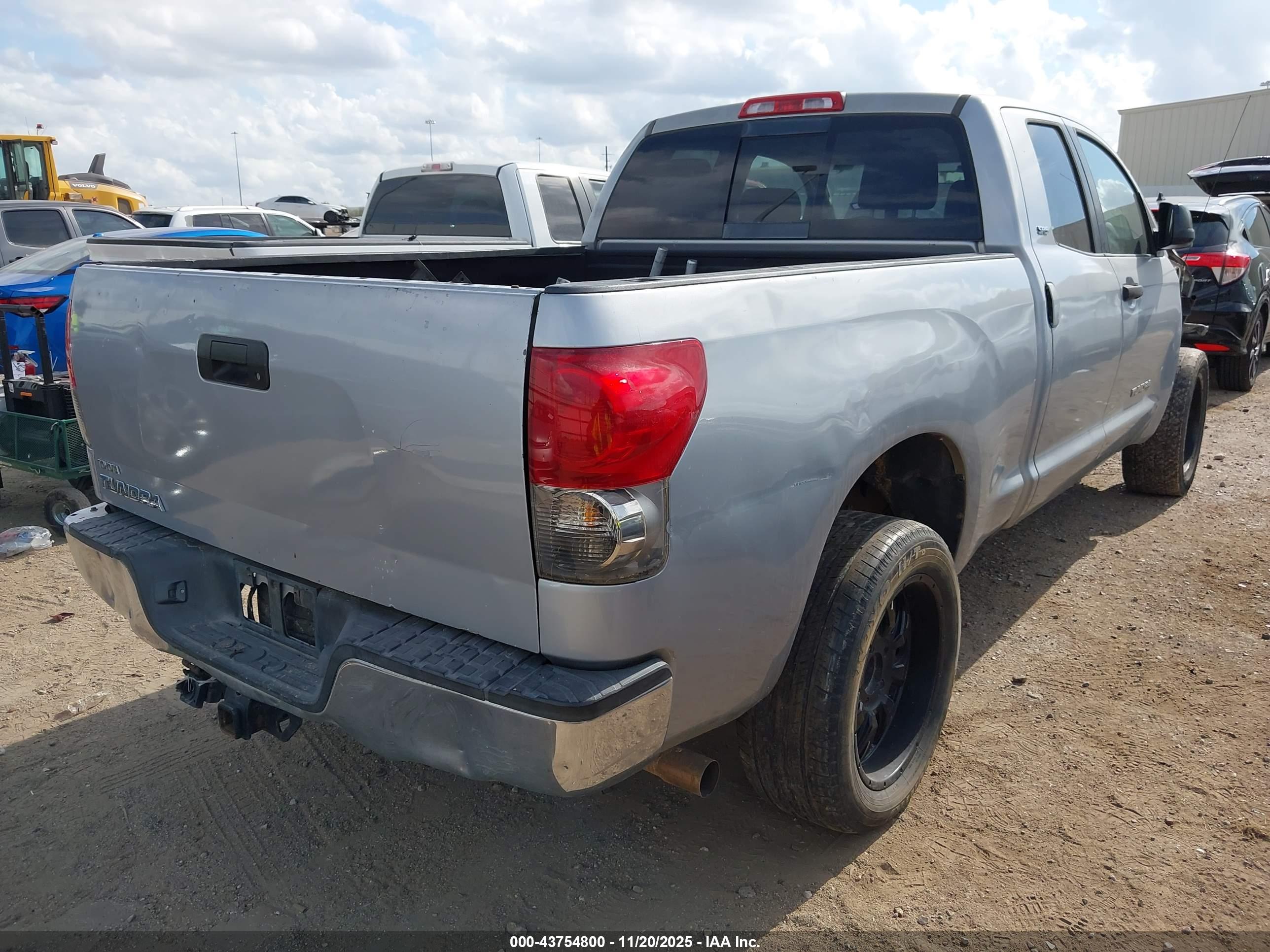 TOYOTA TUNDRA image 4