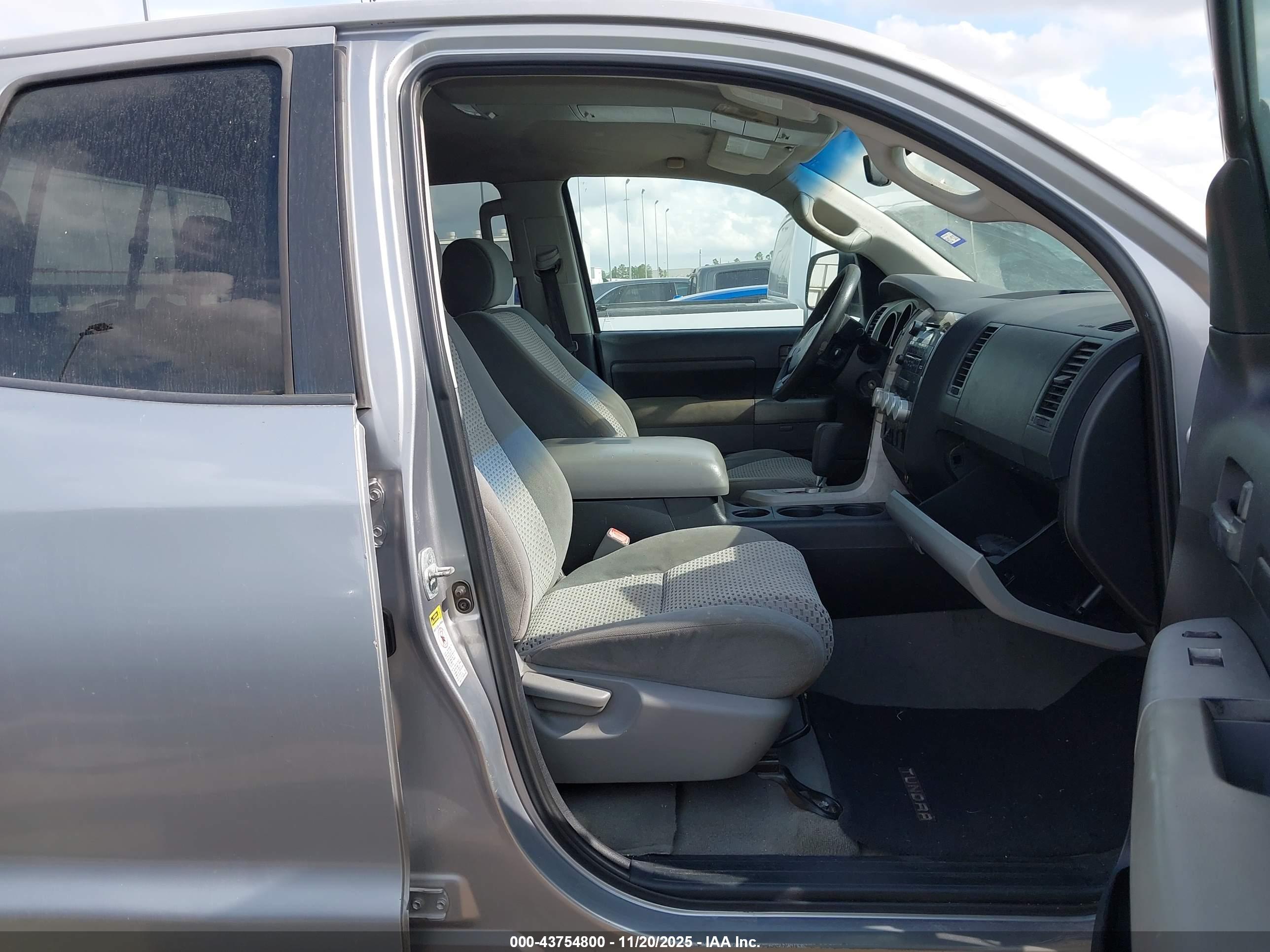 TOYOTA TUNDRA image 5