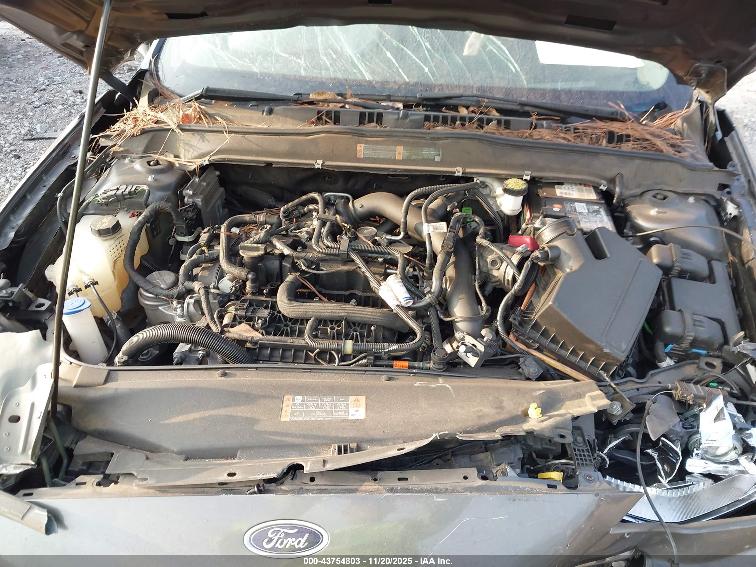 FORD FUSION image 10