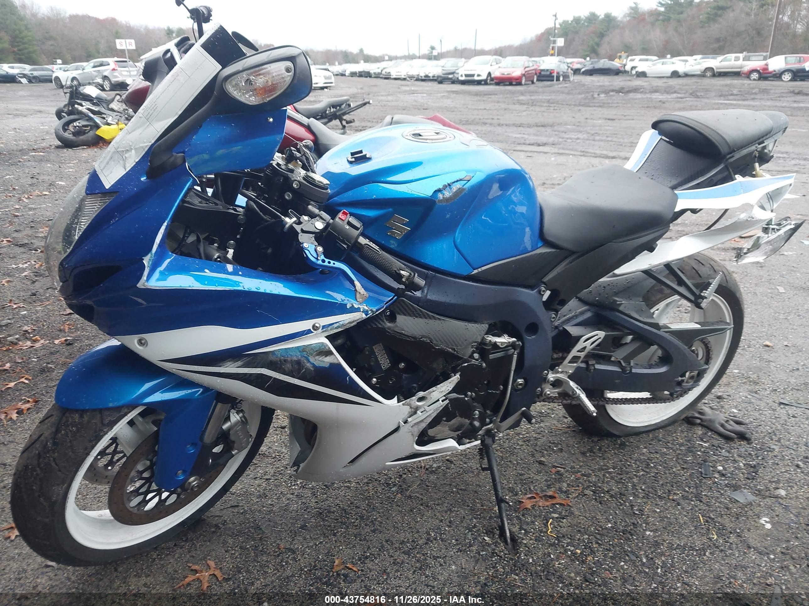 SUZUKI GSX-R600 image 2