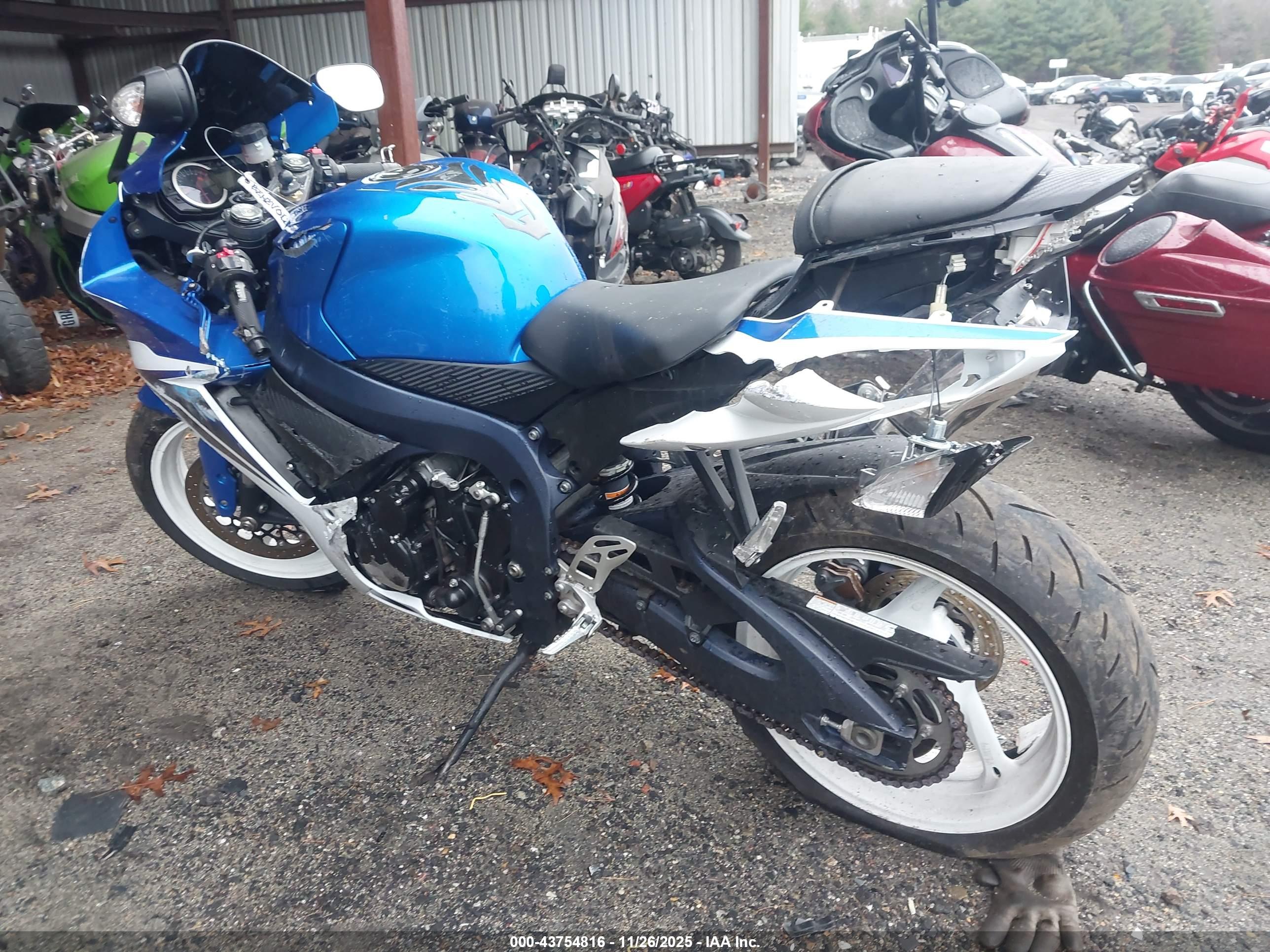SUZUKI GSX-R600 image 3