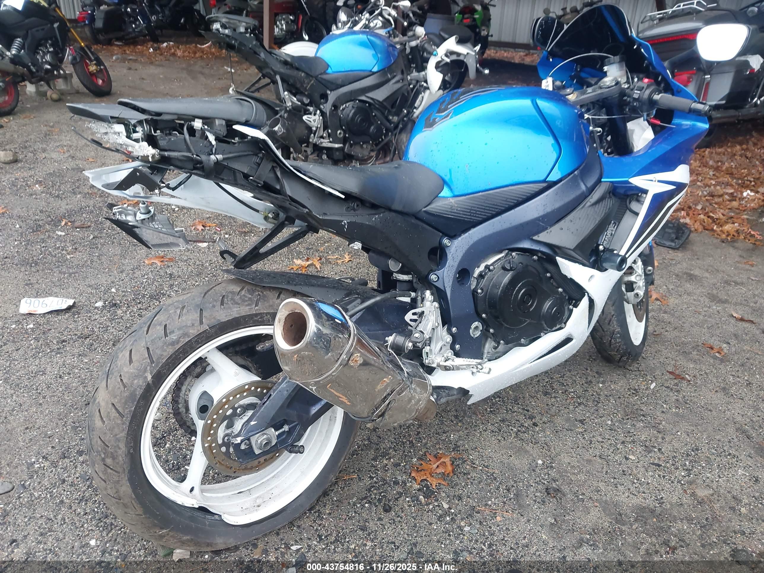 SUZUKI GSX-R600 image 4