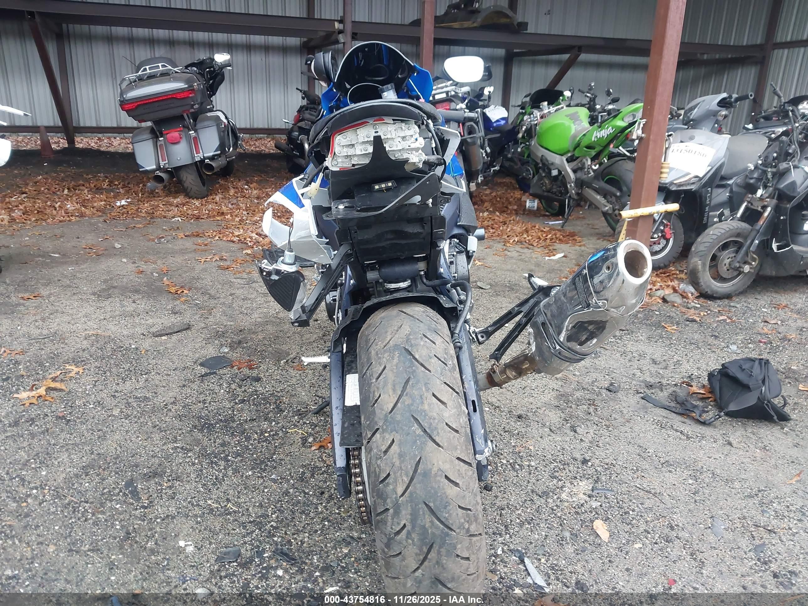 SUZUKI GSX-R600 image 6