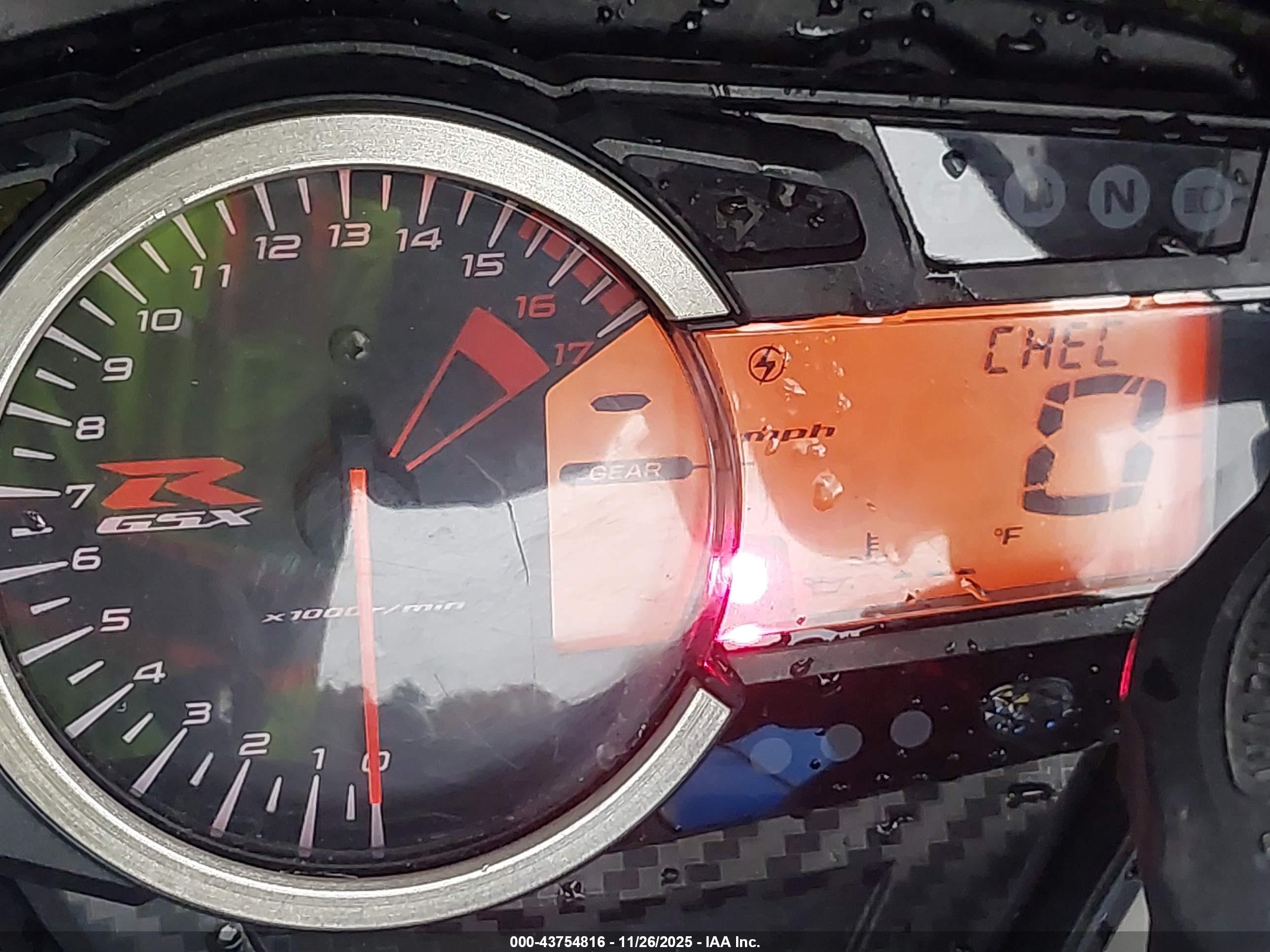 SUZUKI GSX-R600 image 7