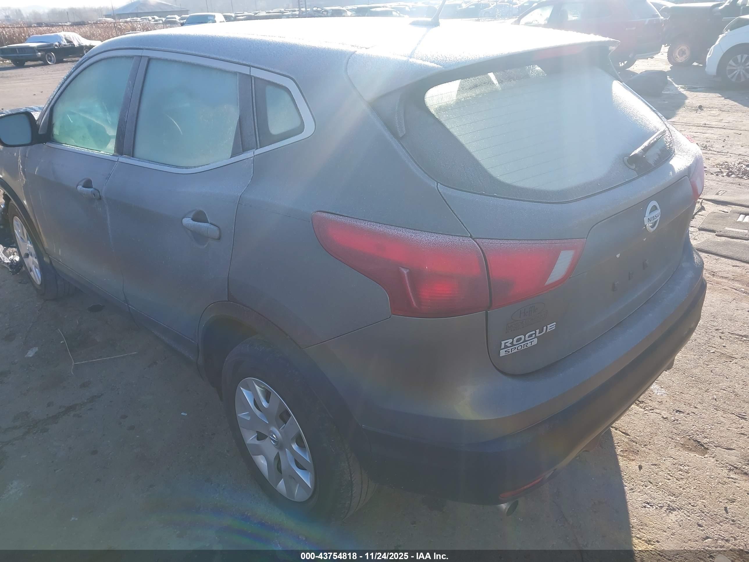 NISSAN ROGUE image 3