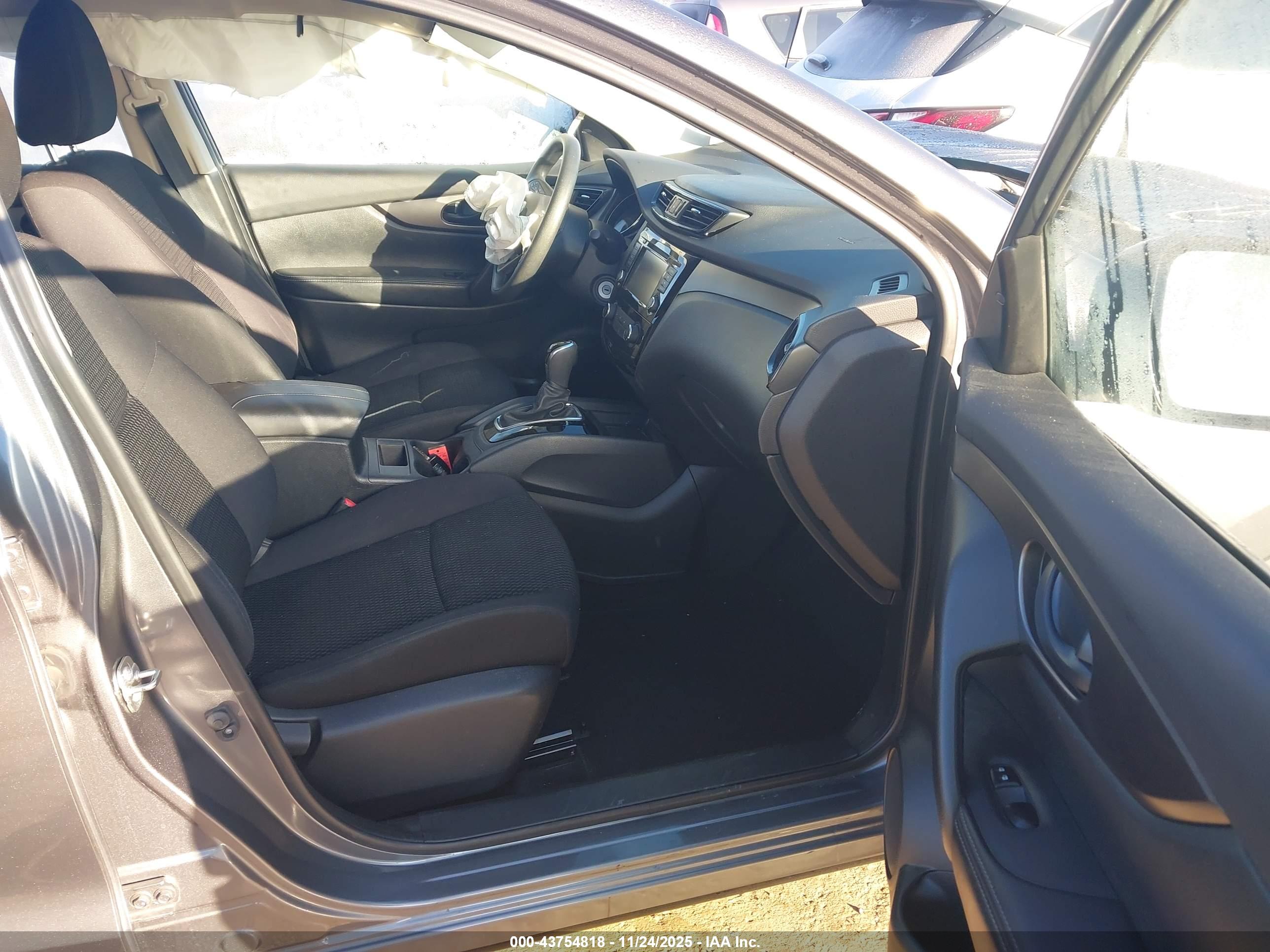NISSAN ROGUE image 5