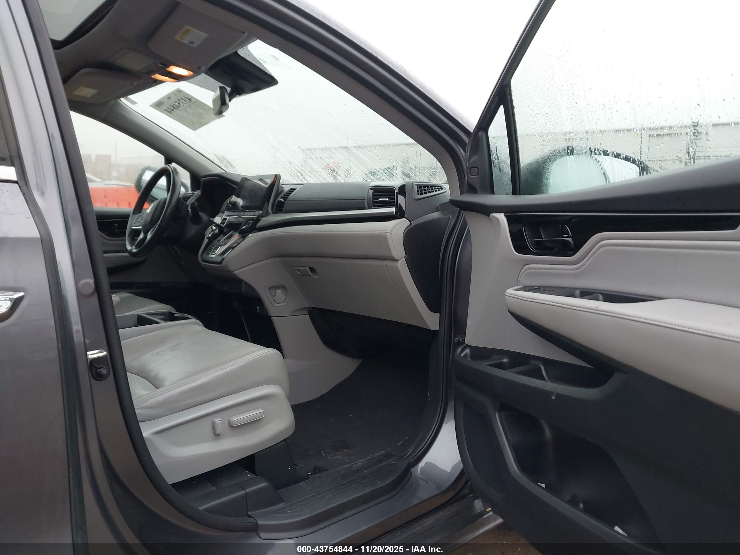 HONDA ODYSSEY image 5