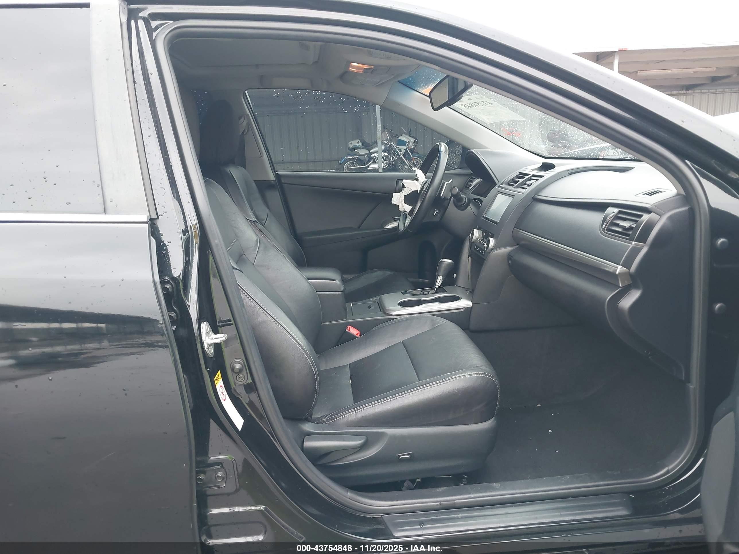 TOYOTA CAMRY image 5