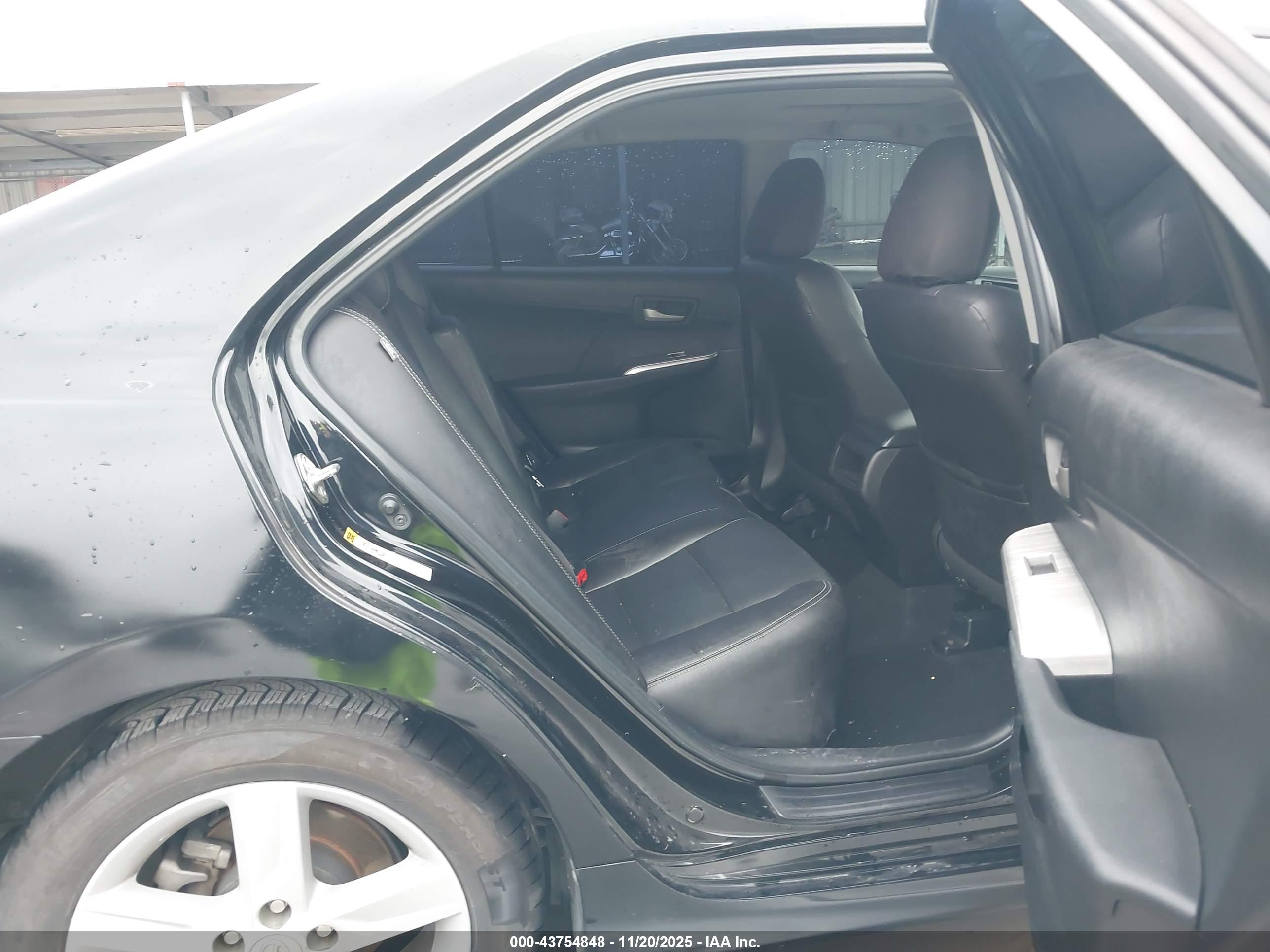 TOYOTA CAMRY image 8