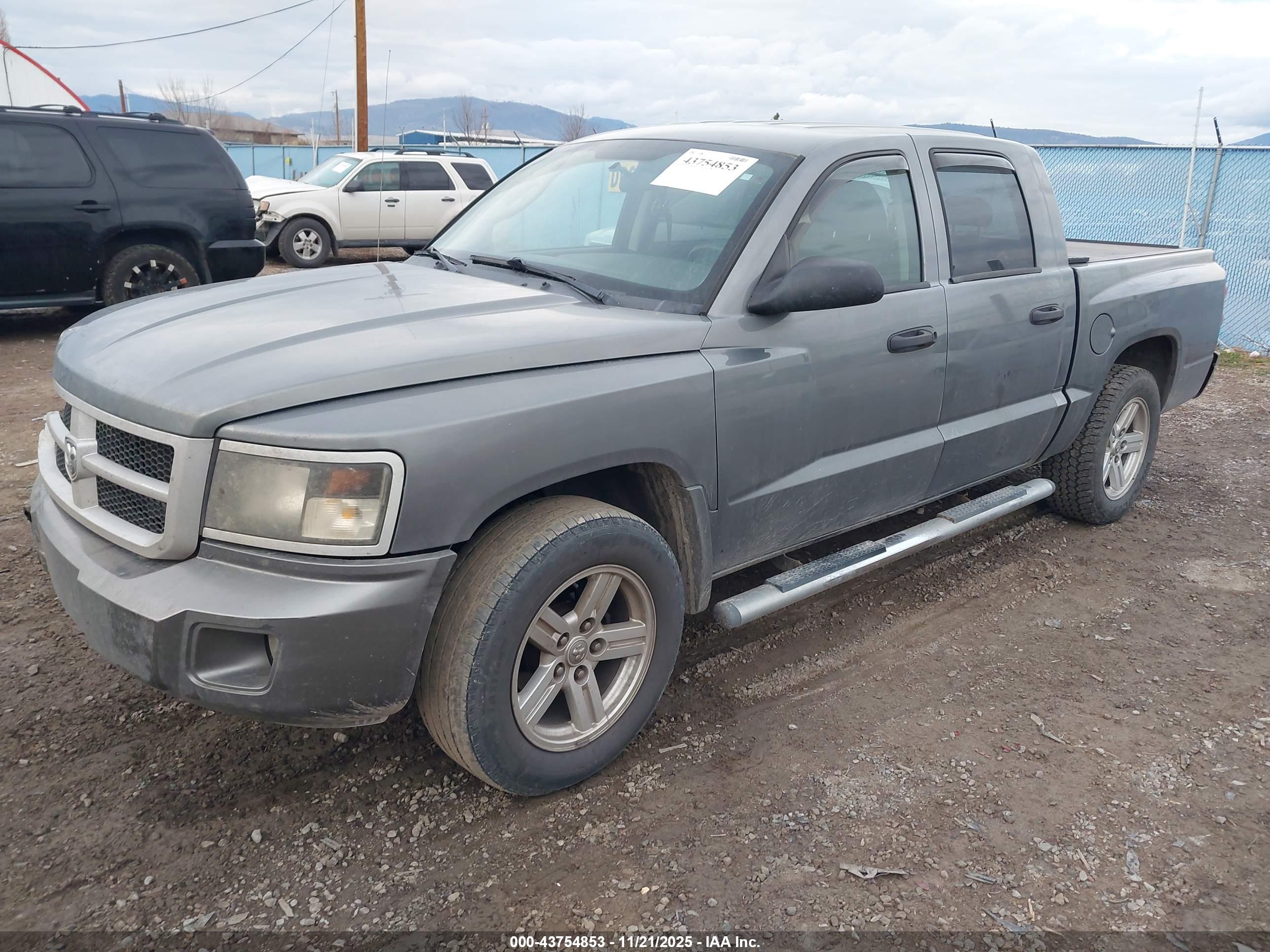 DODGE DAKOTA image 2