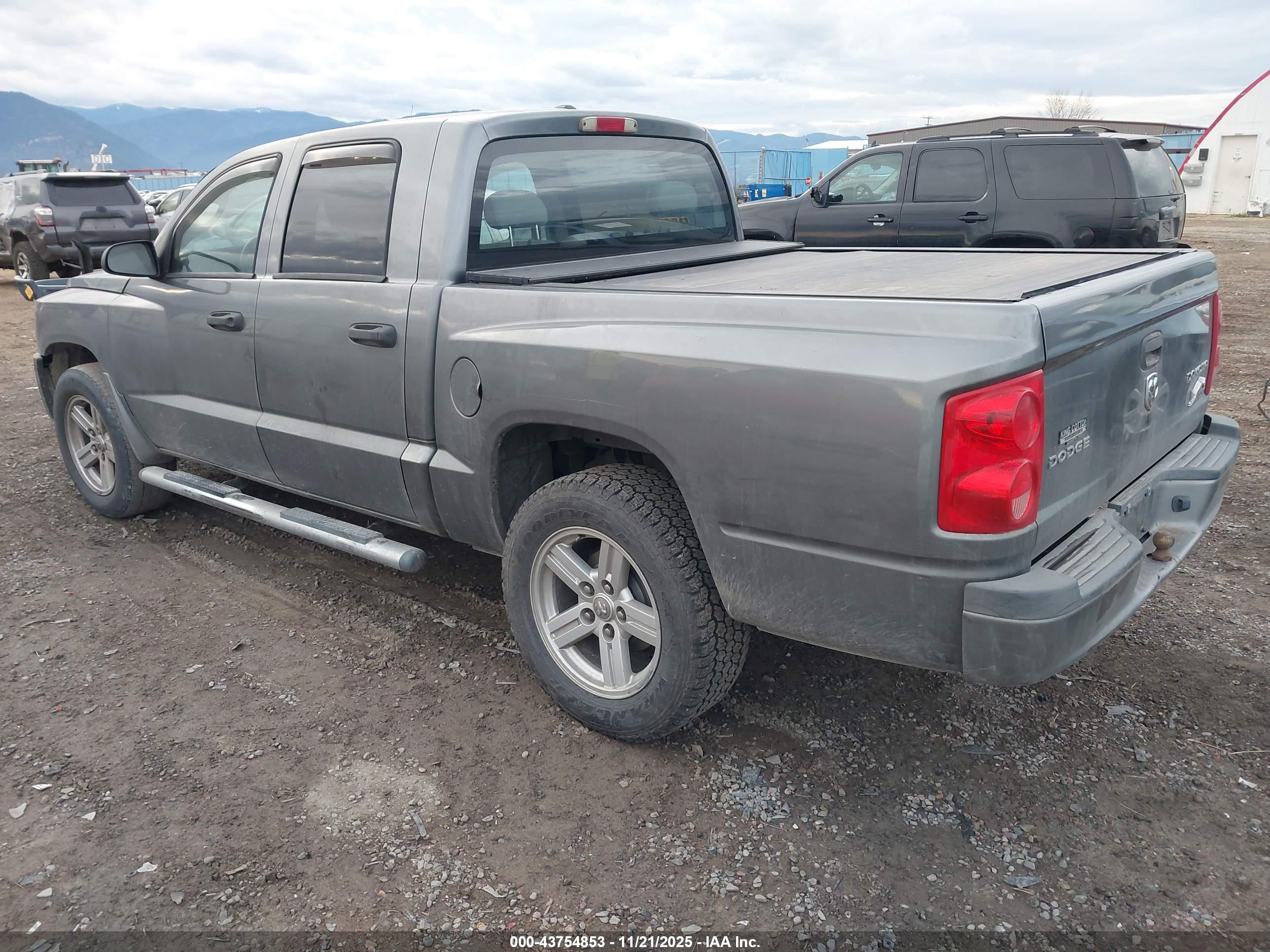 DODGE DAKOTA image 3