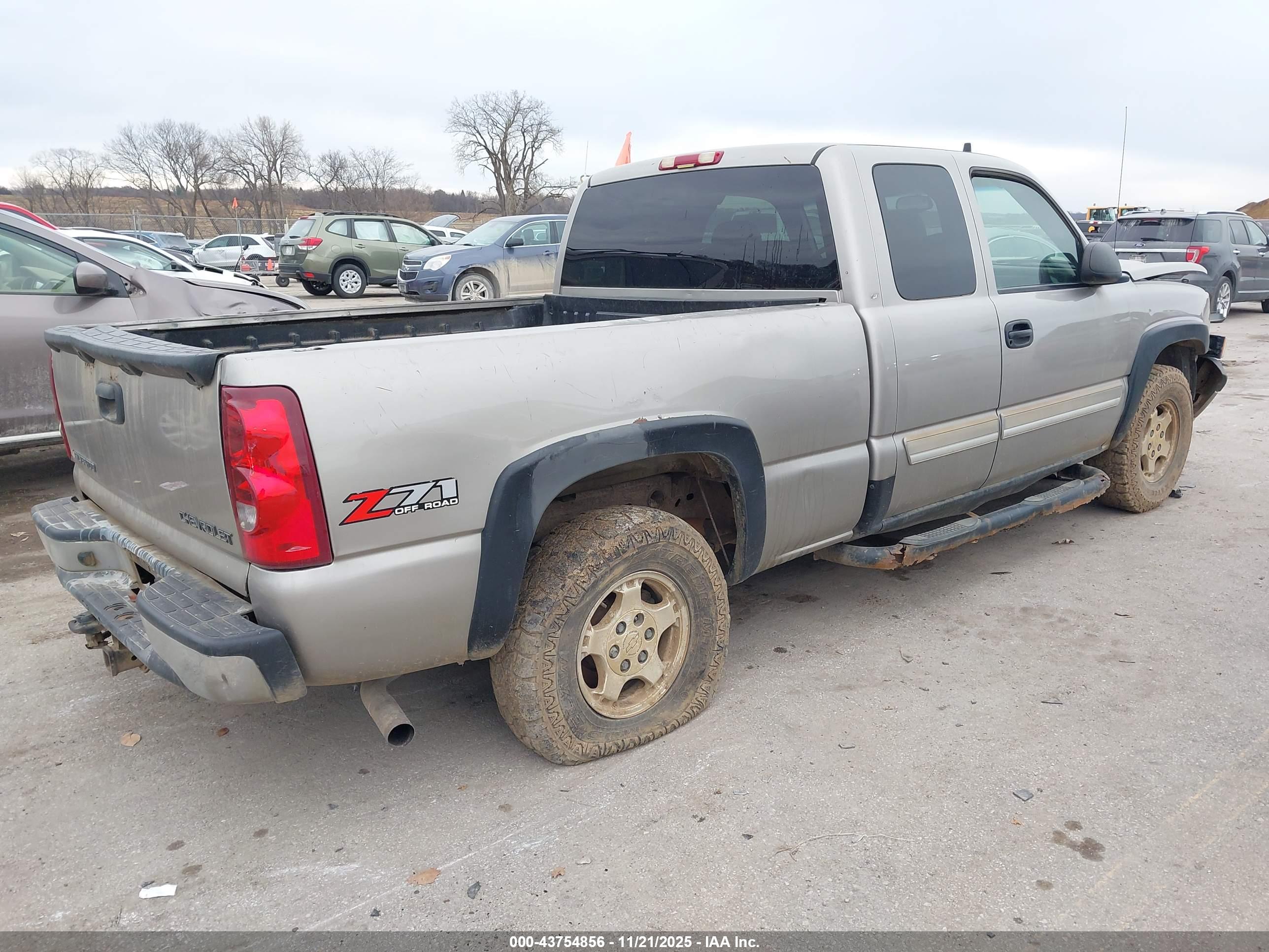 CHEVROLET SILVERADO image 4