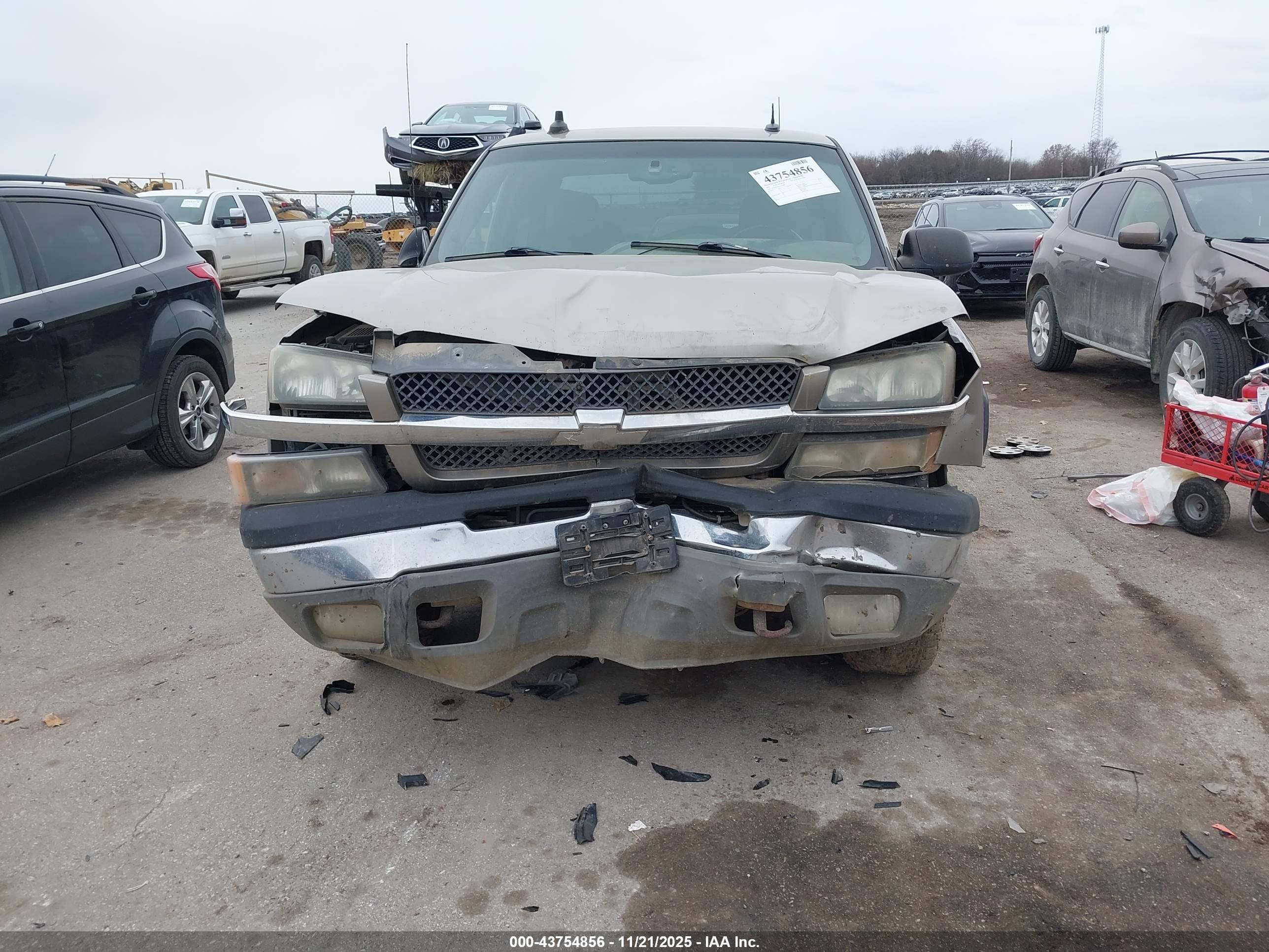 CHEVROLET SILVERADO image 6