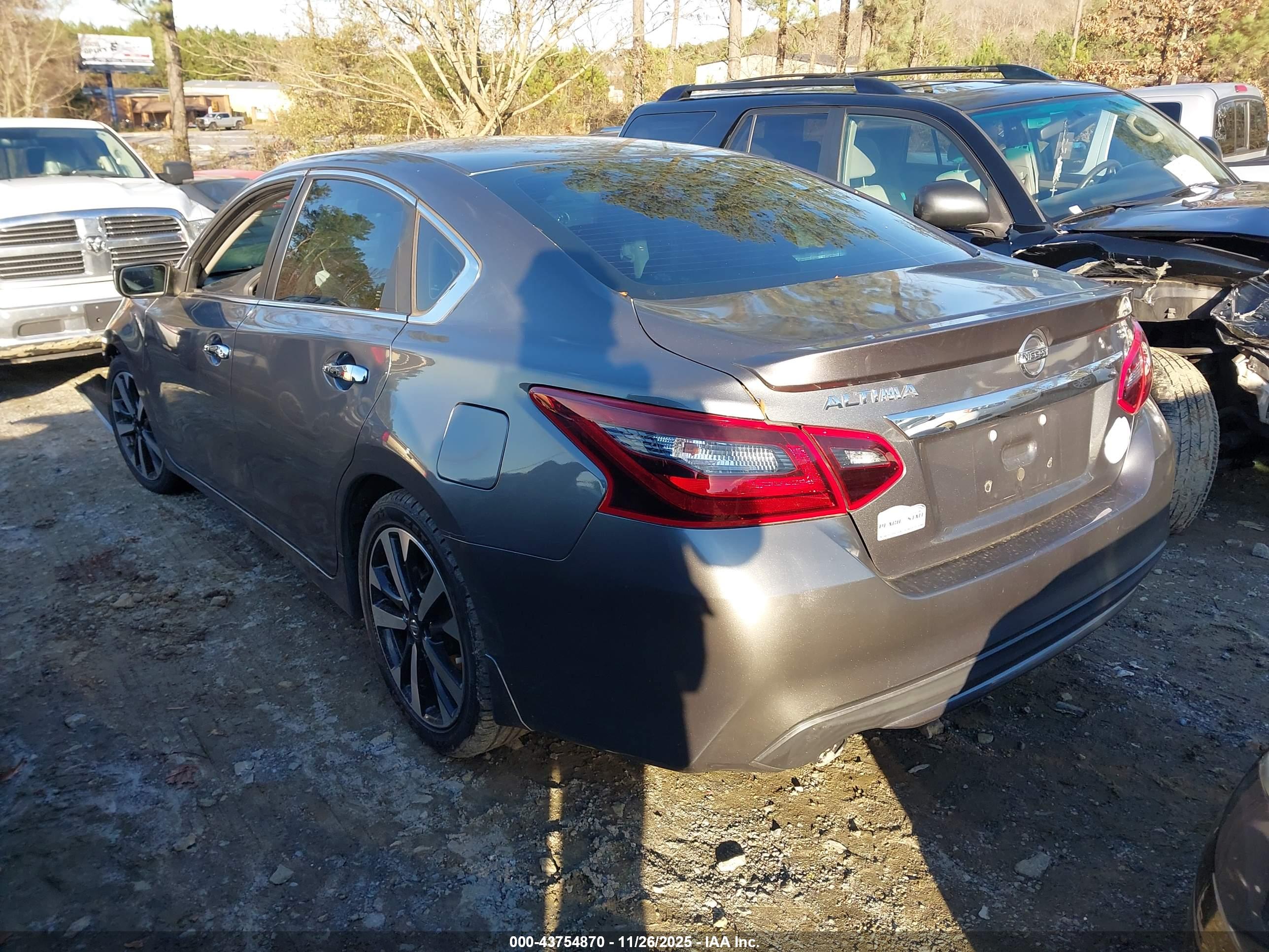 NISSAN ALTIMA image 3
