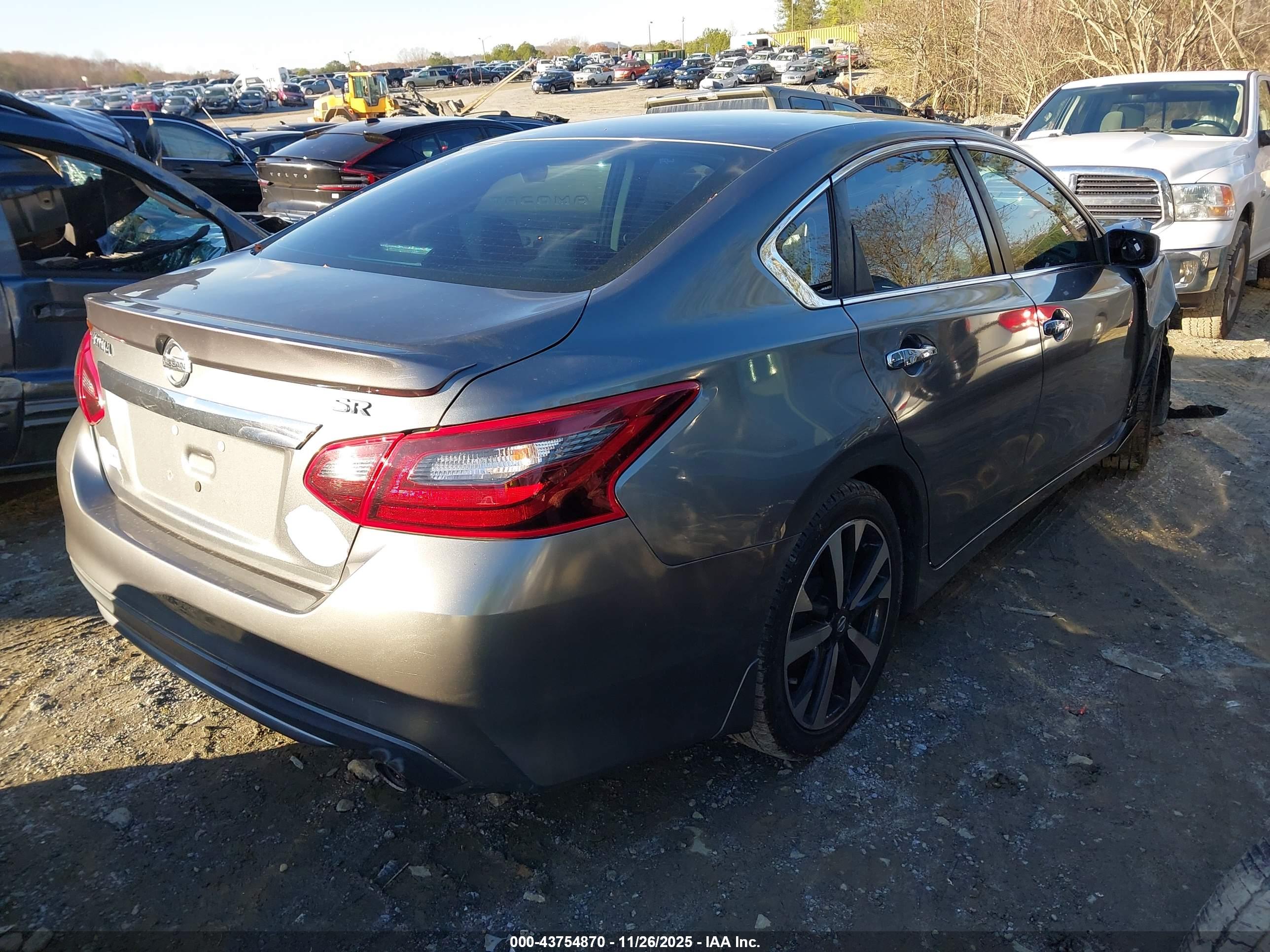 NISSAN ALTIMA image 4