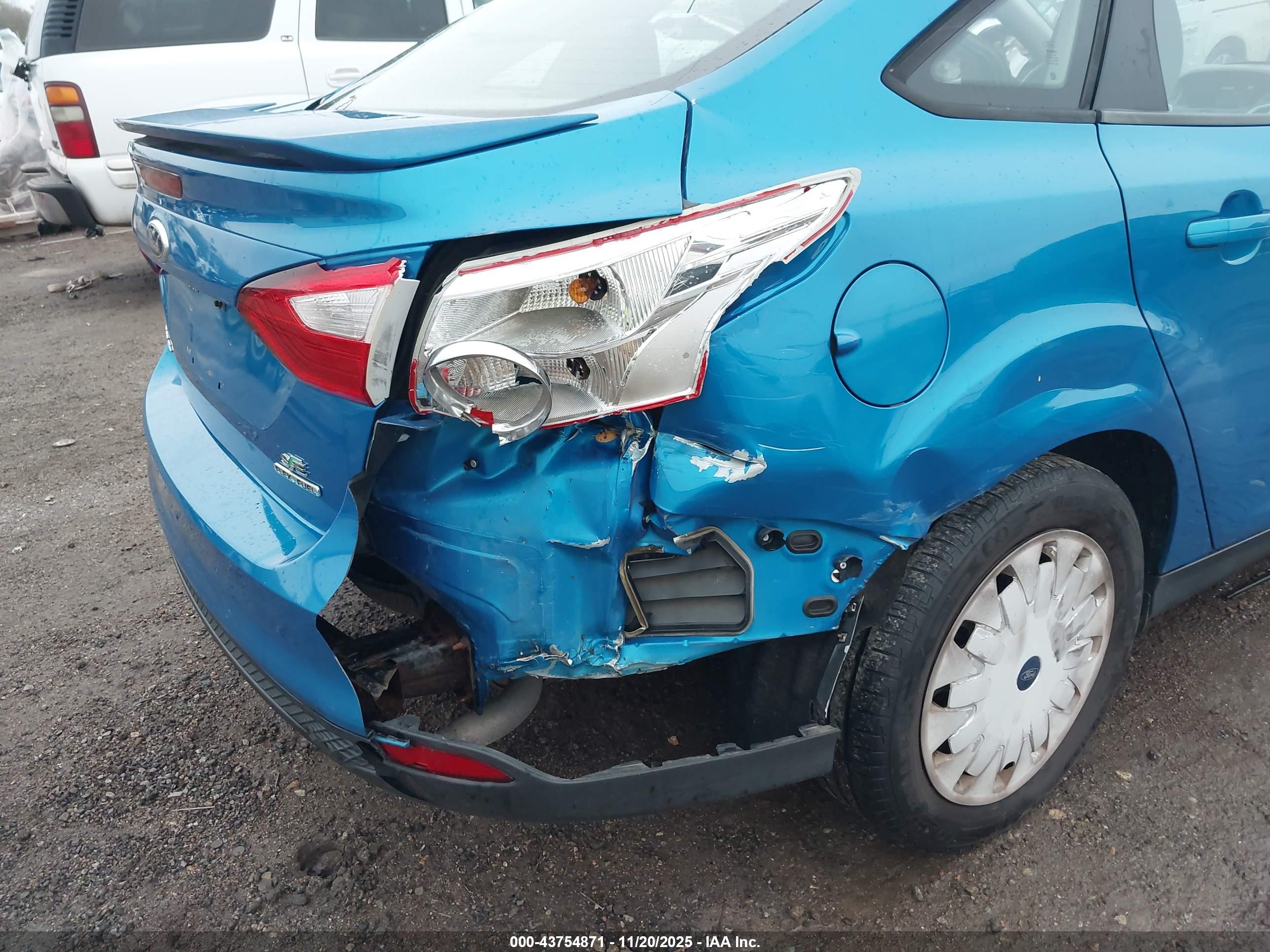 FORD FOCUS image 6