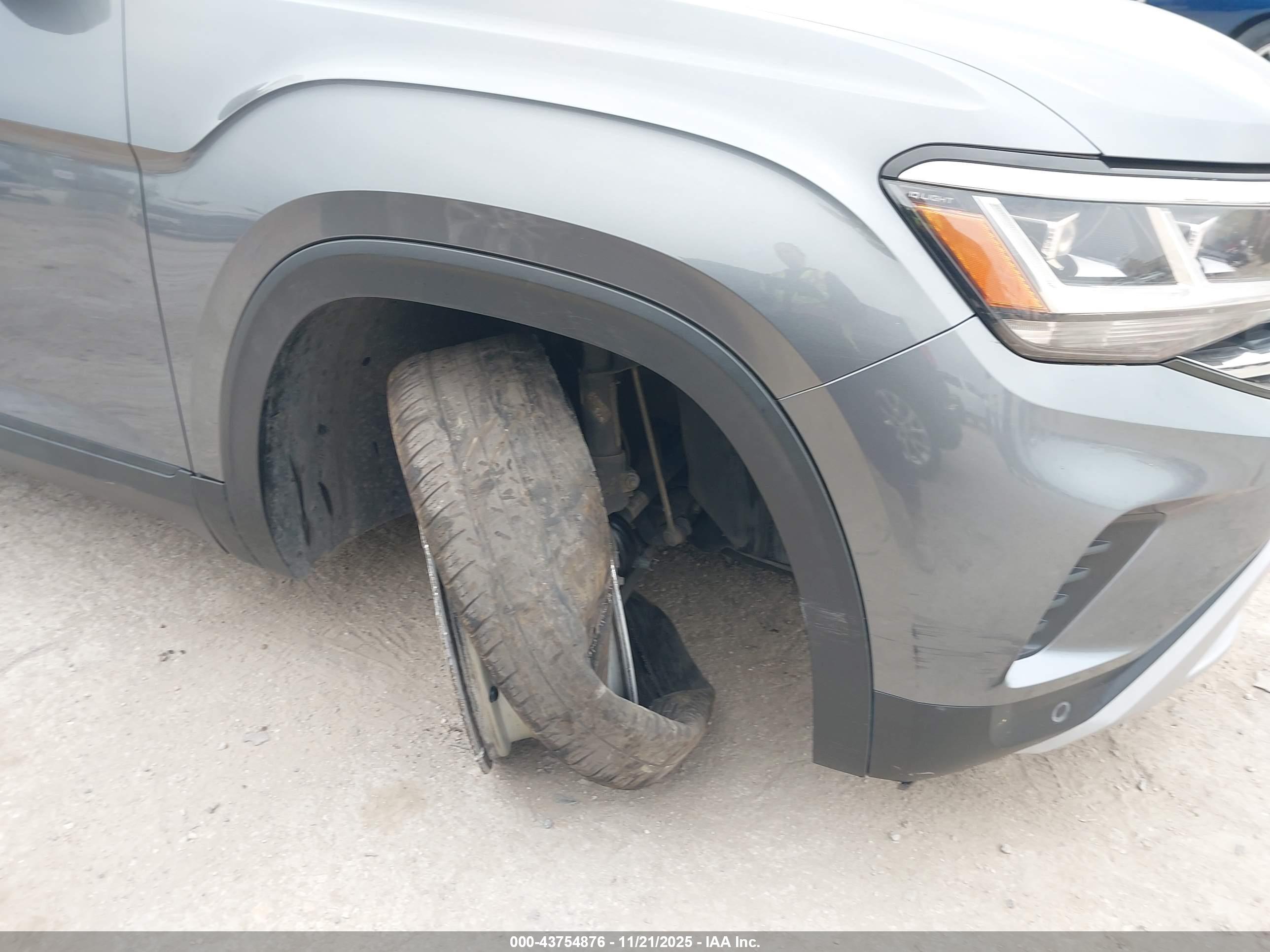 VOLKSWAGEN ATLAS image 6