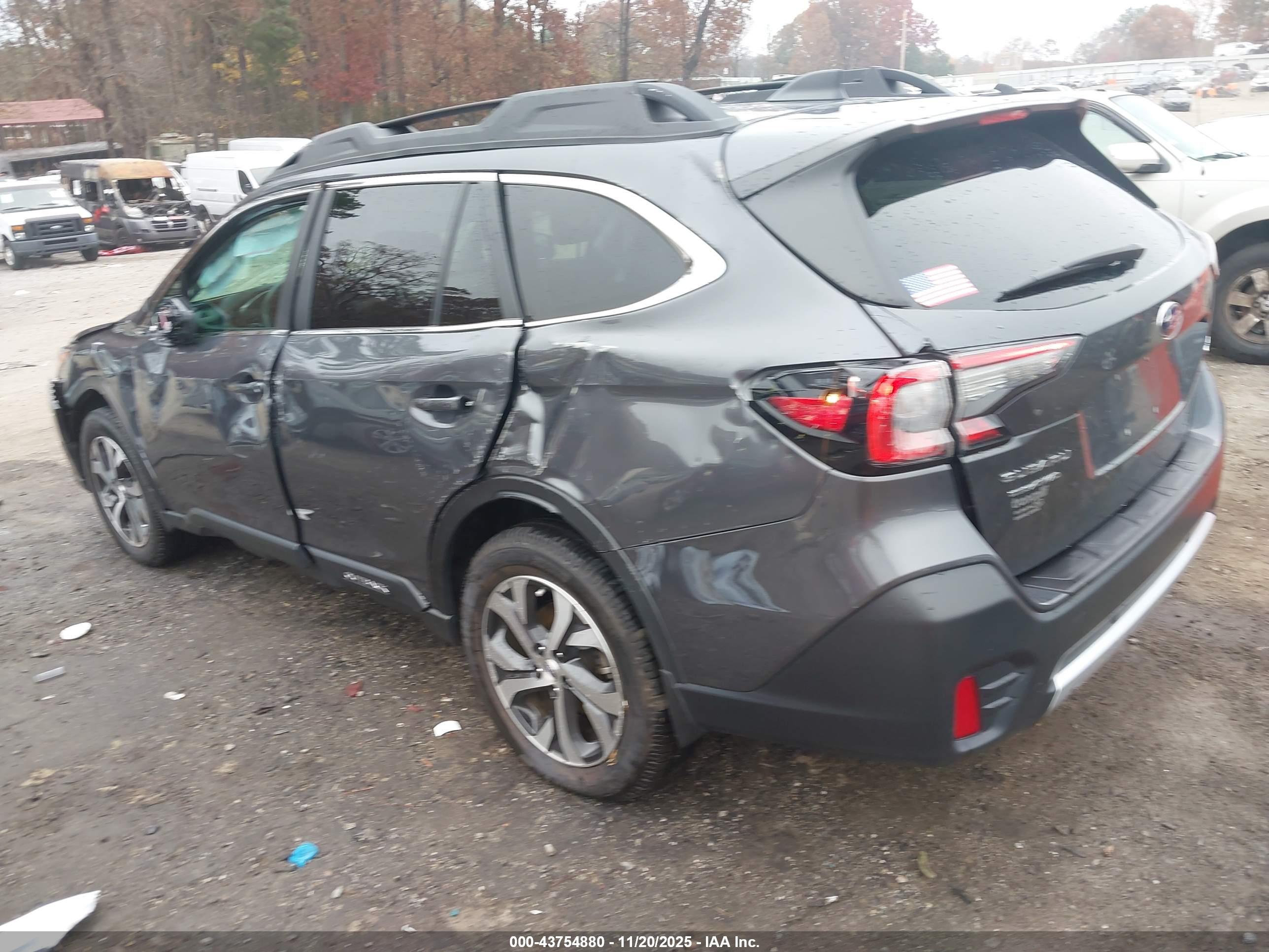SUBARU OUTBACK image 3