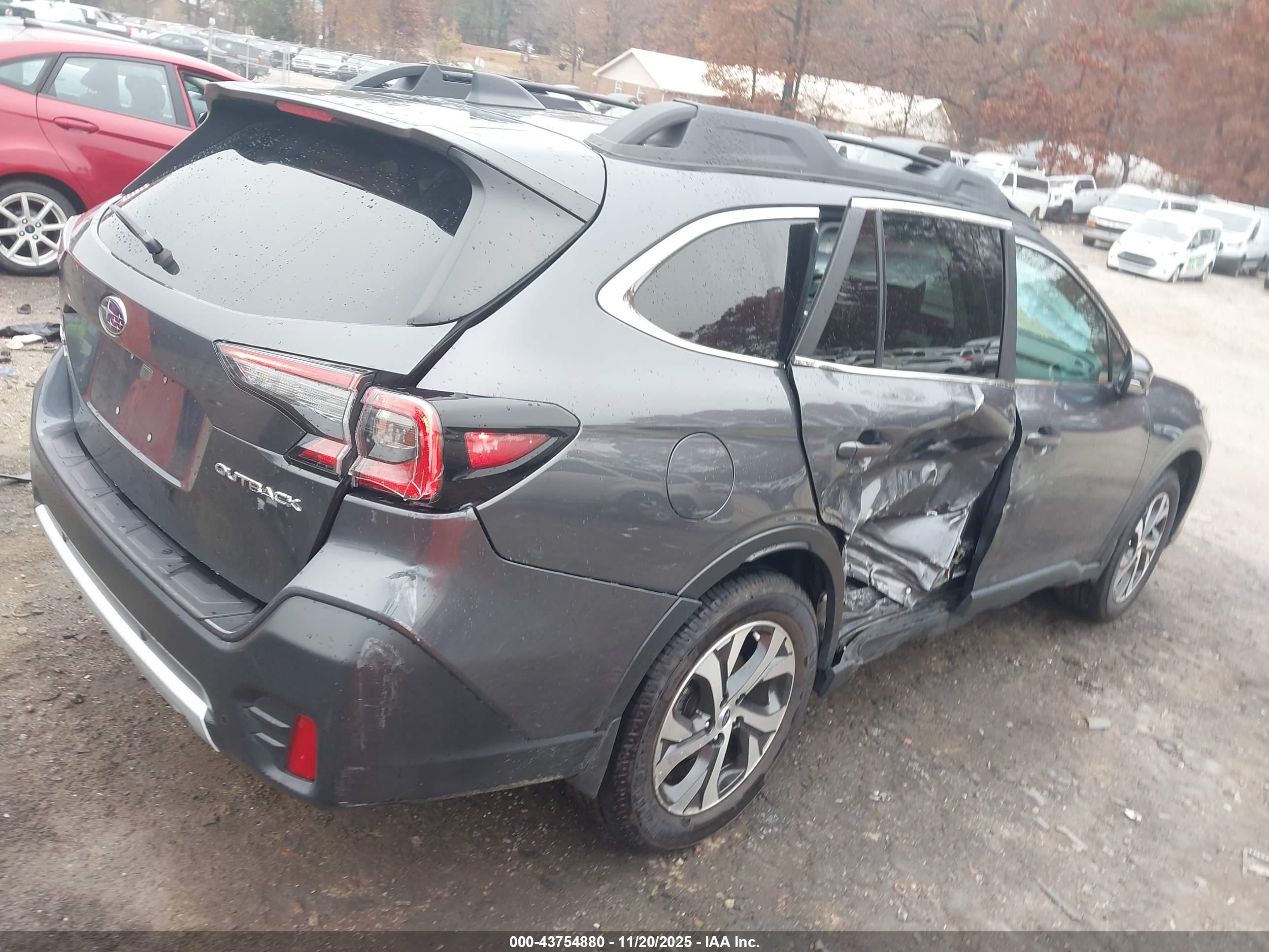 SUBARU OUTBACK image 4