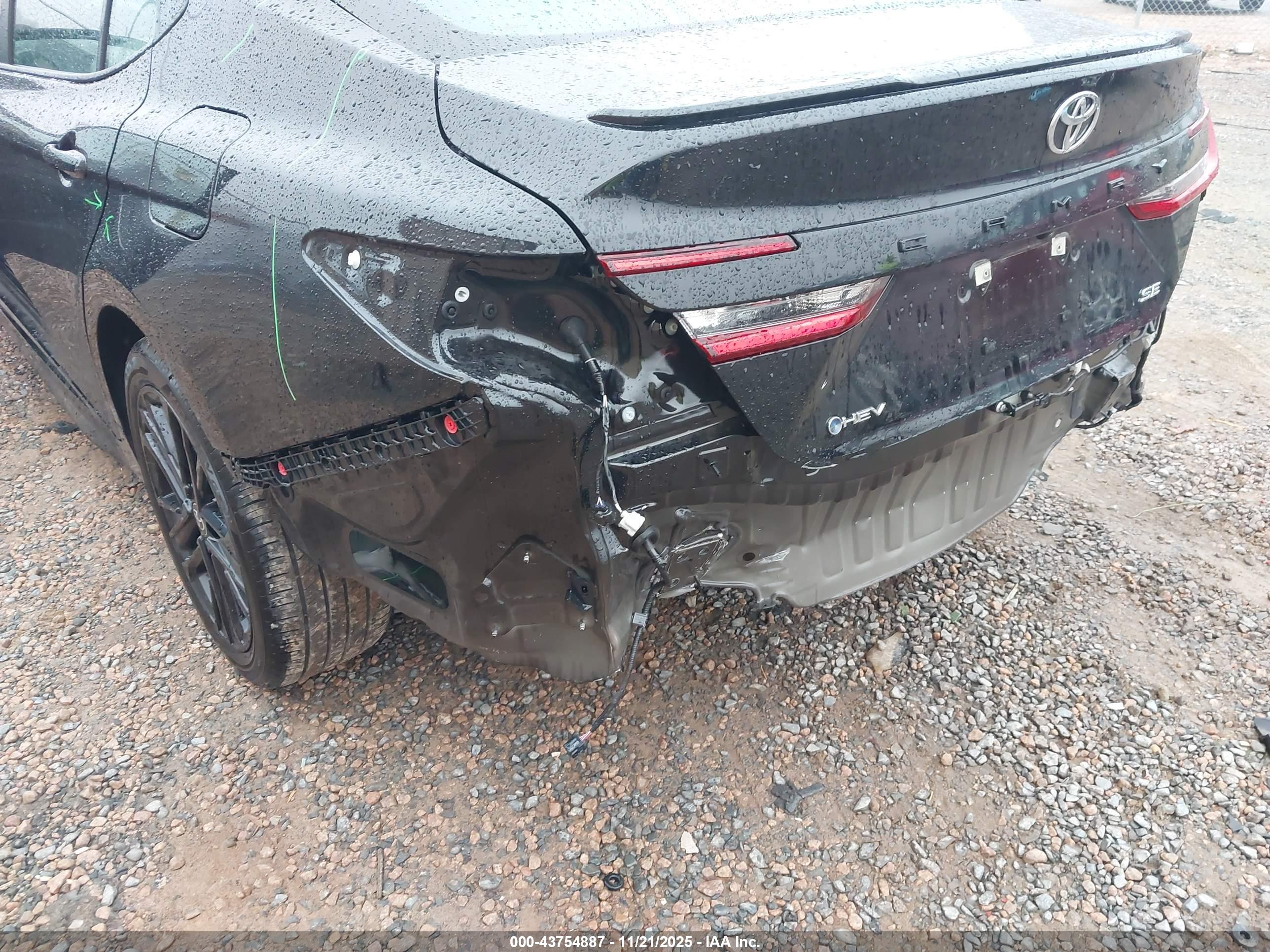 TOYOTA CAMRY image 6
