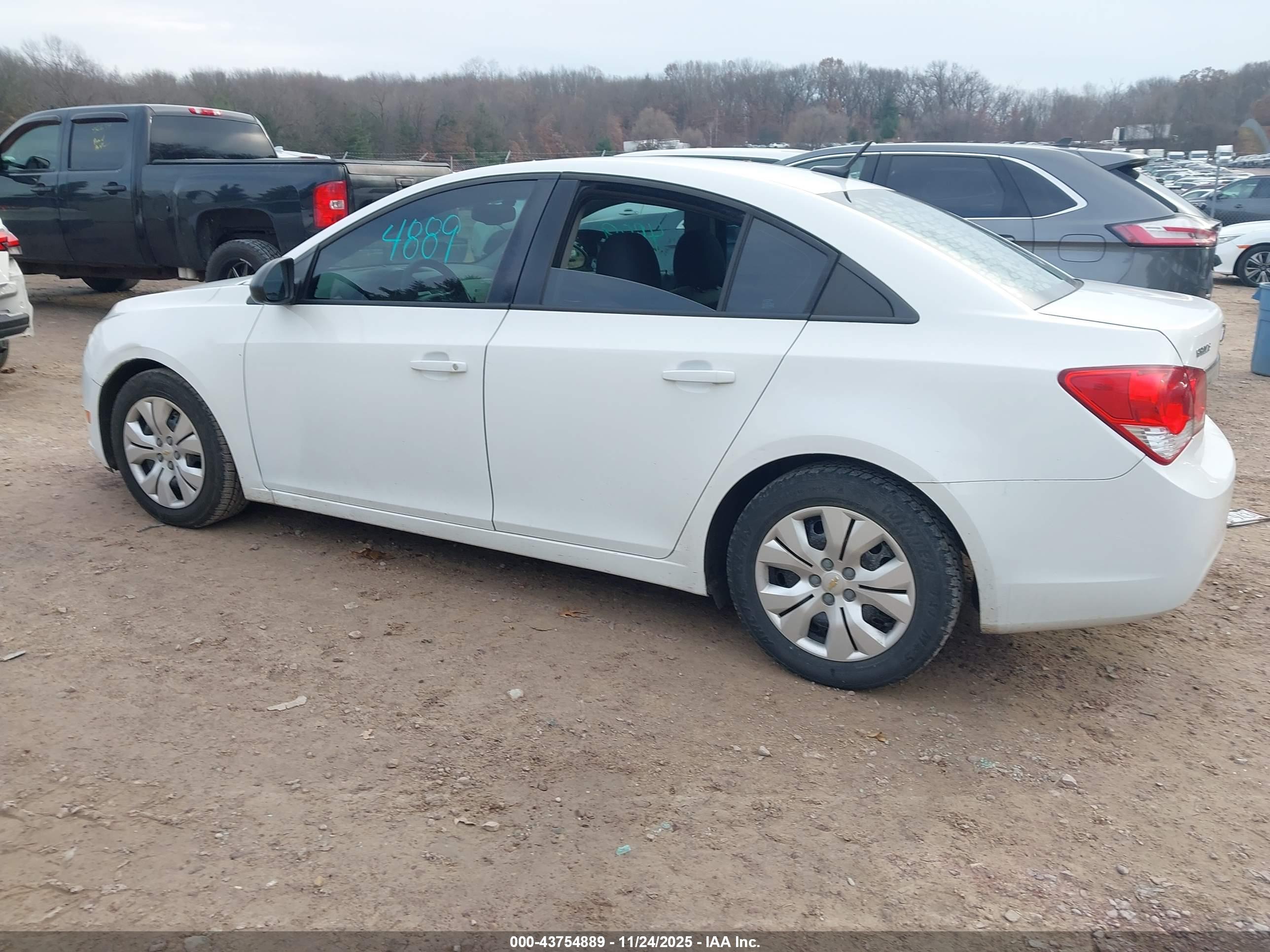 CHEVROLET CRUZE image 3