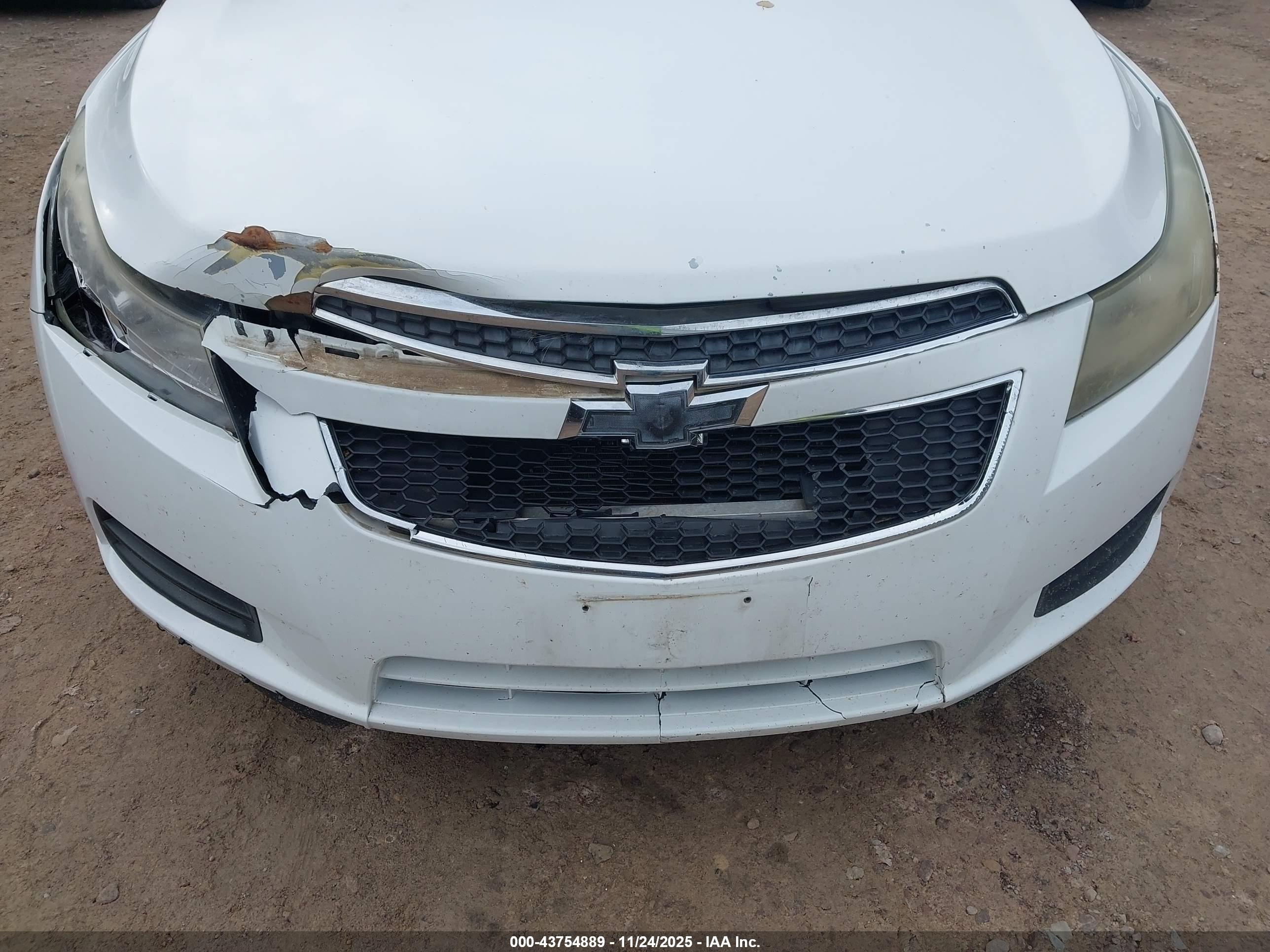 CHEVROLET CRUZE image 6